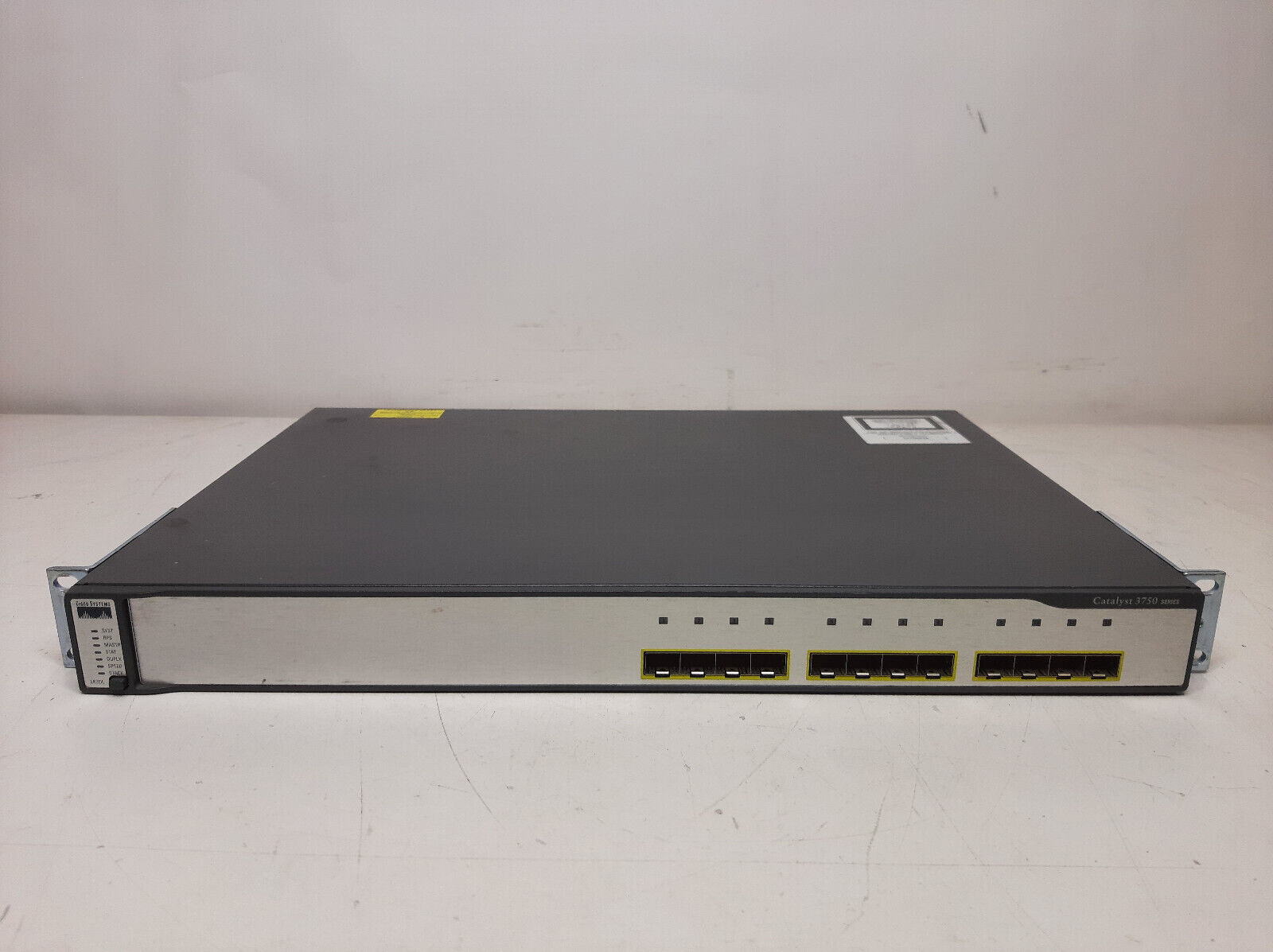 Cisco Catalyst 3750G 12 Port Gigabit SFP Switch IP Base IOS 12.2 WS-C3750G-12S-S