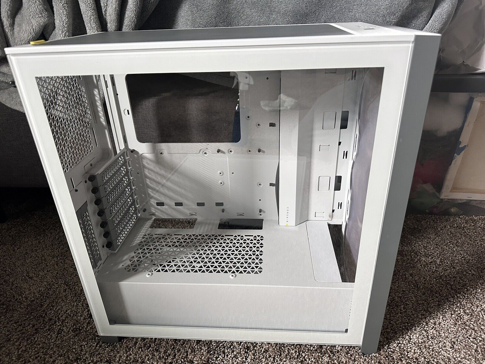 Corsair iCUE 4000x RGB Mid-tower White Computer Case