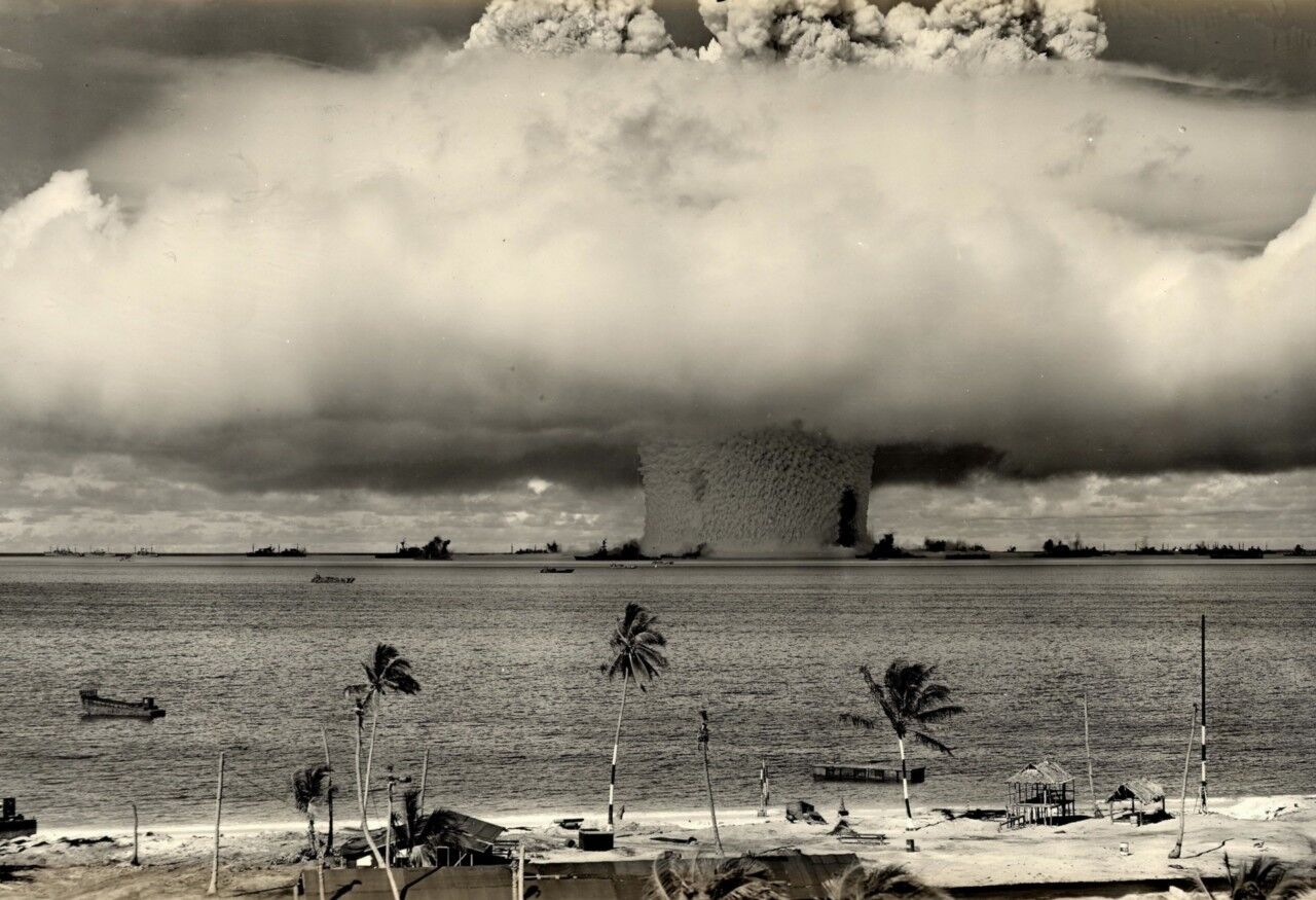 WORLD WAR II D DAY NAVAL SHIPS ARMY BIKINI ISLAND PHOTO ATOMIC BOMB TESTING 1946