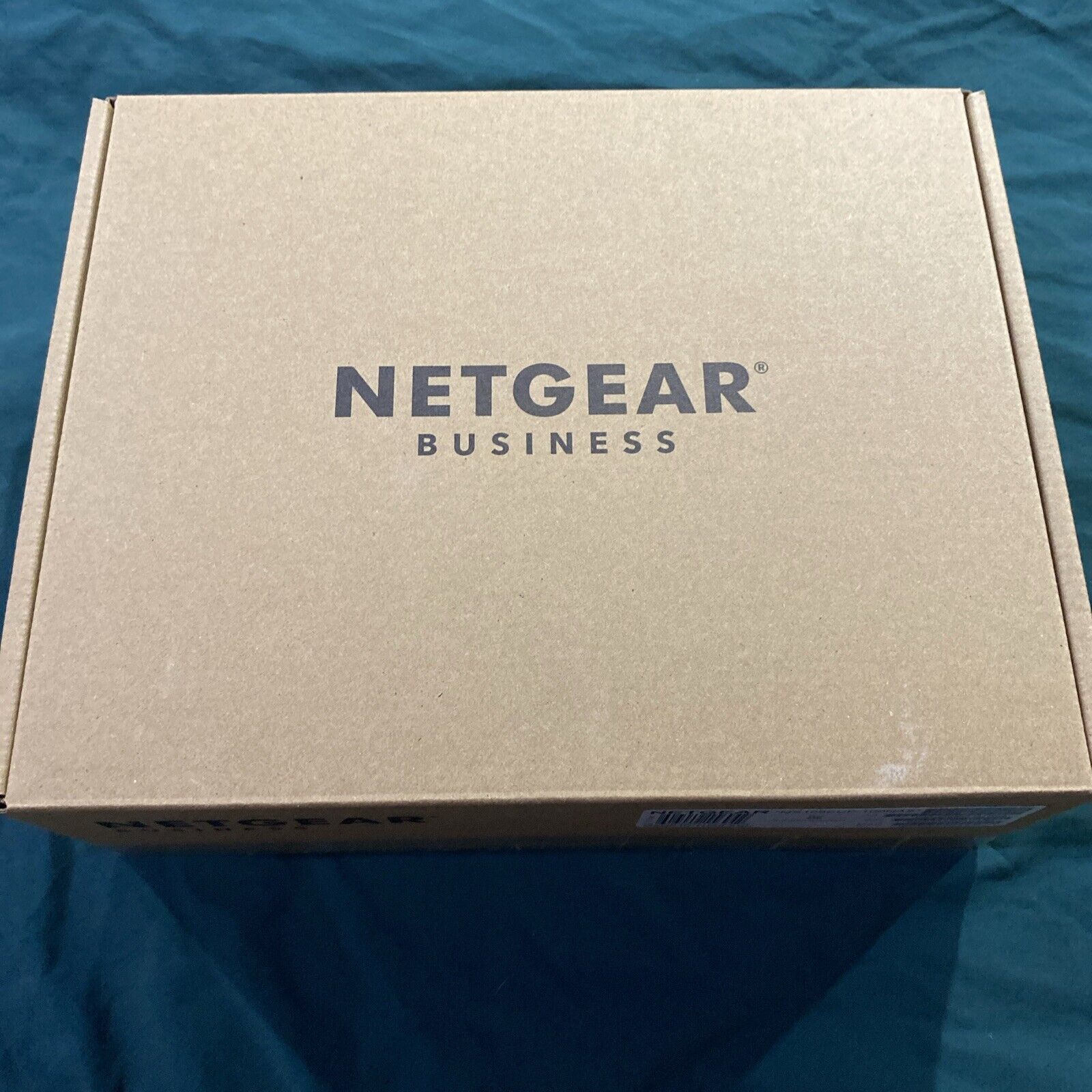 New Netgear 8port Ultra60 PoE Multi-Gigabit 2.5G Ethernet+ Switch MS108EUP100NAS