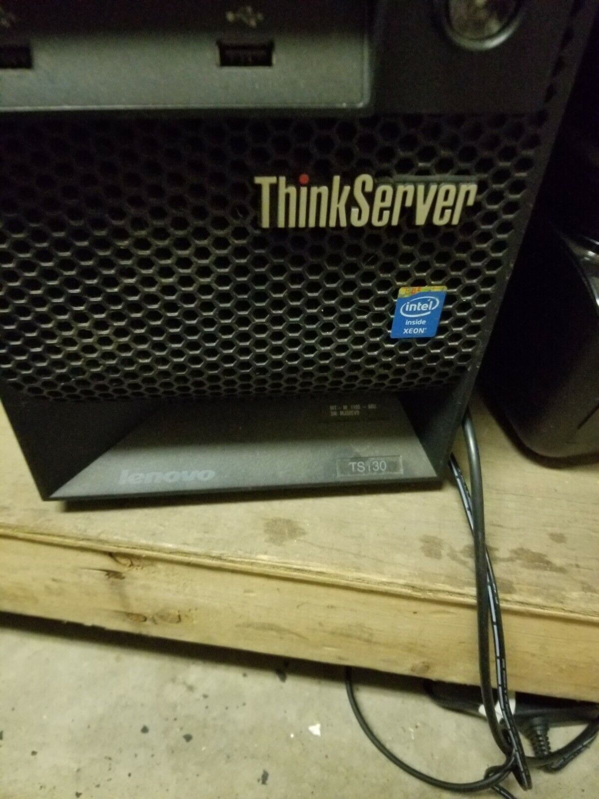 Lenovo ThinkServer TS130 110517U Tower Intel Xeon 3.2GHz 8GB SEE NOTES