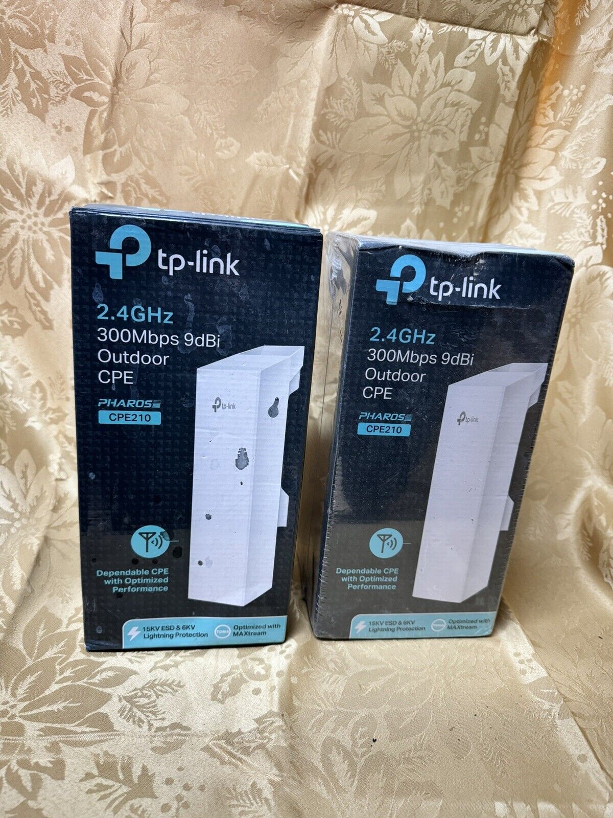 TP-LINK CPE210 Wireless Access Point (1 NEW , 1 Used)