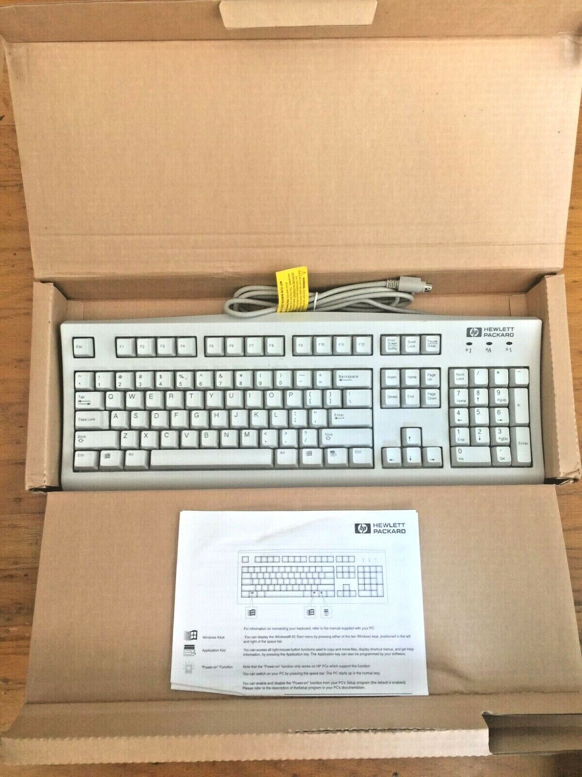 New - Vintage HP AT Keyboard Wired PS2 White C4732-60301 Hewlett Packard SK-2502