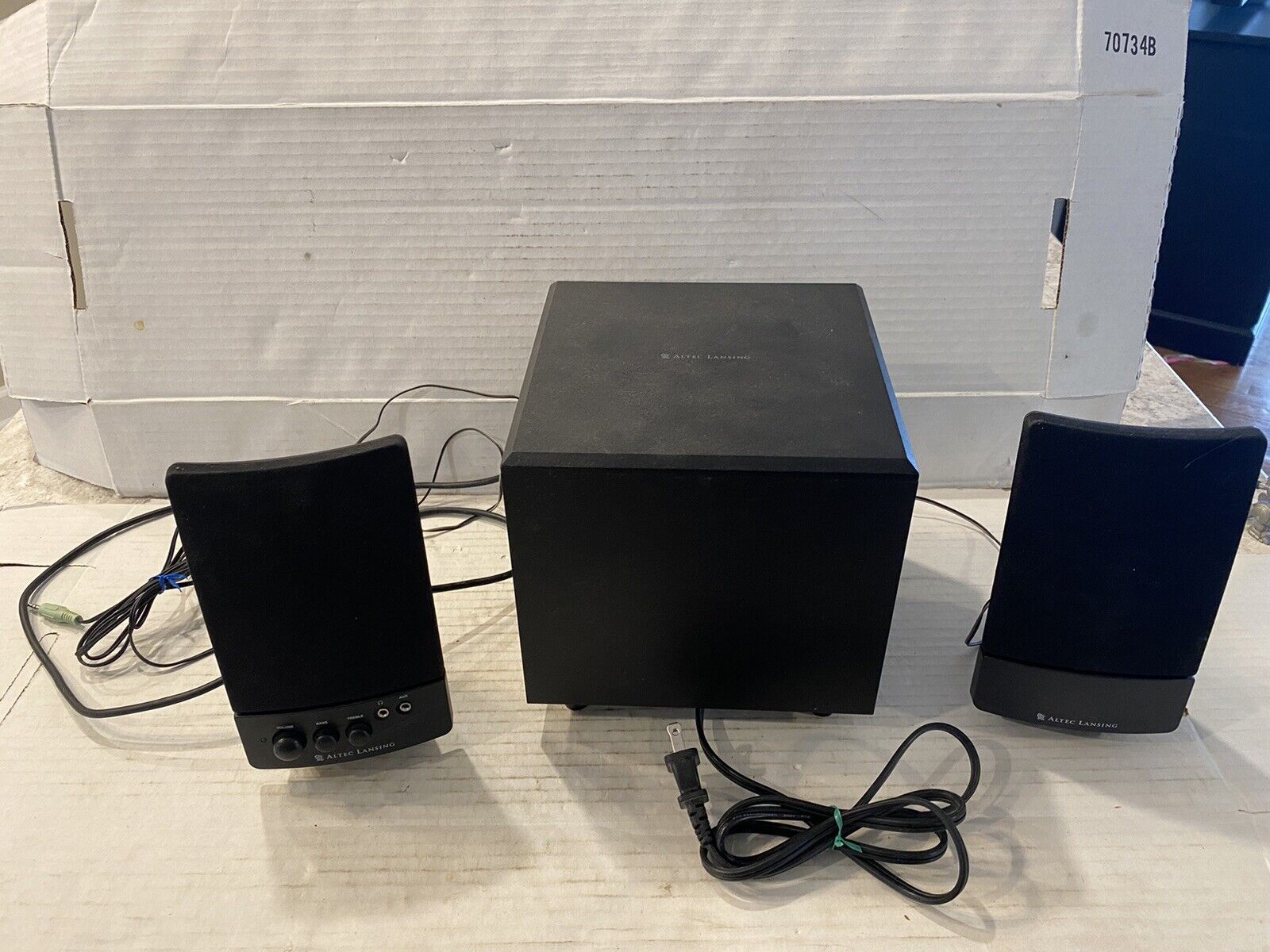 Altec Lansing Powered Subwoofer Audio System W/ Speakers Model BX1121   Box1