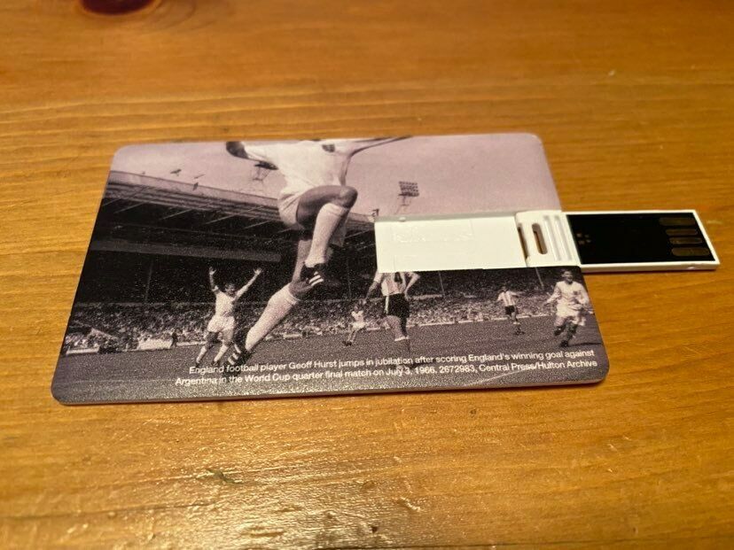4GB Credit Card USB Drive - England Soccer - World Cup 1966 Geoff Hurst Football