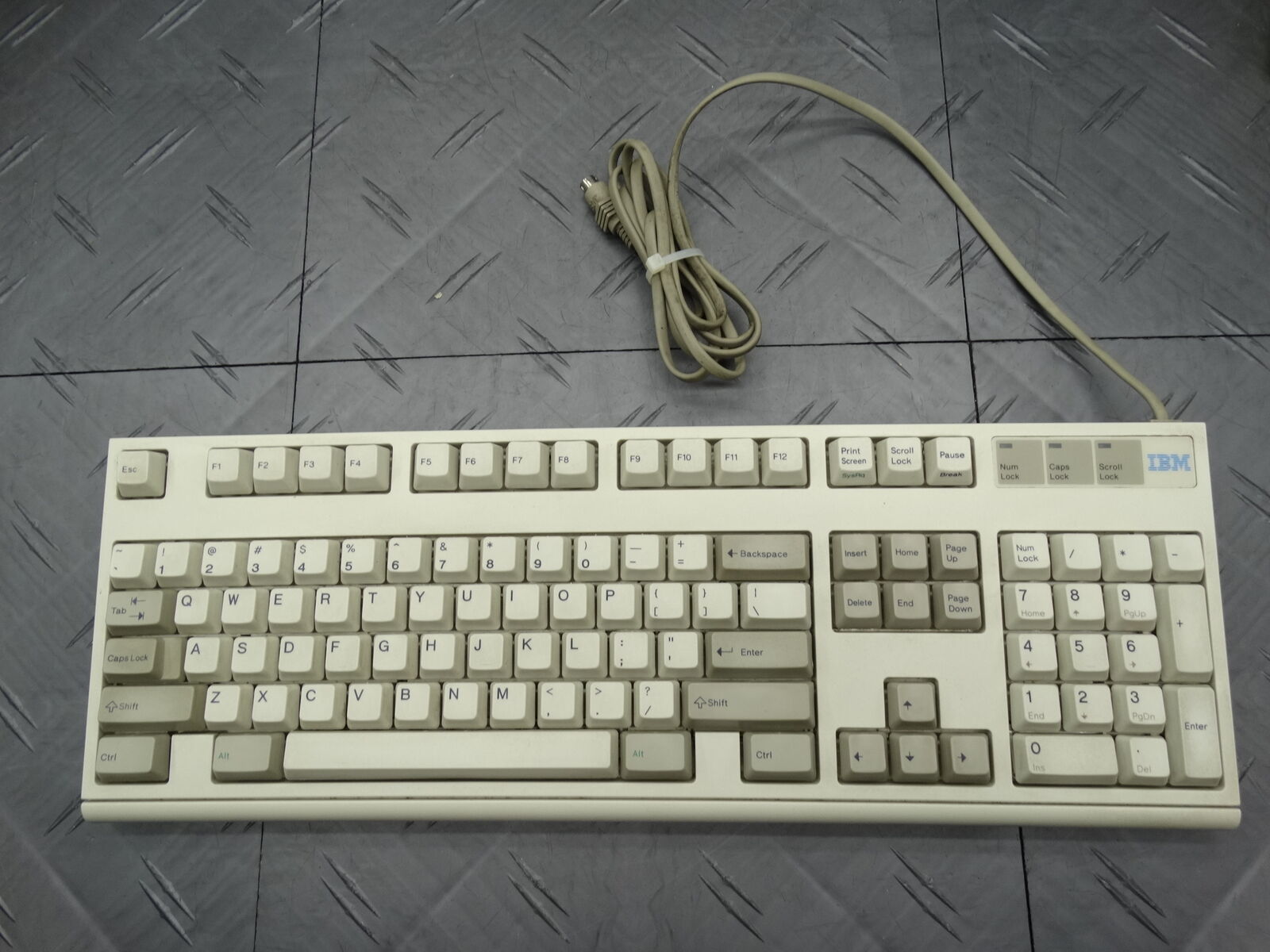 IBM Model M2 1395300 Keyboard 1994 PS/2 Mechanical Keyboard Very Clean (02)