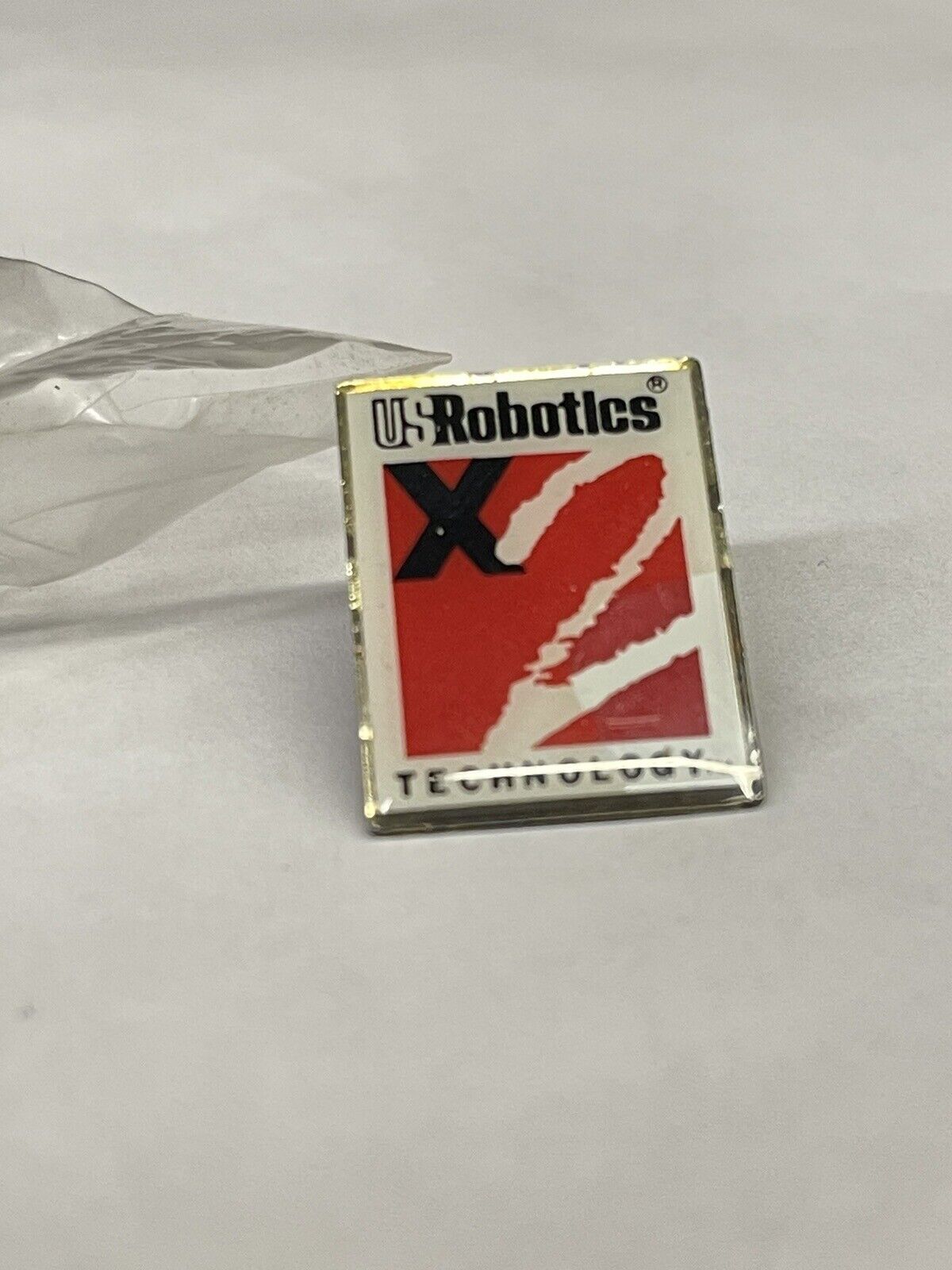 1990s US ROBOTICS X2 Technology Pinback Button Pin Badge vintage computers modem