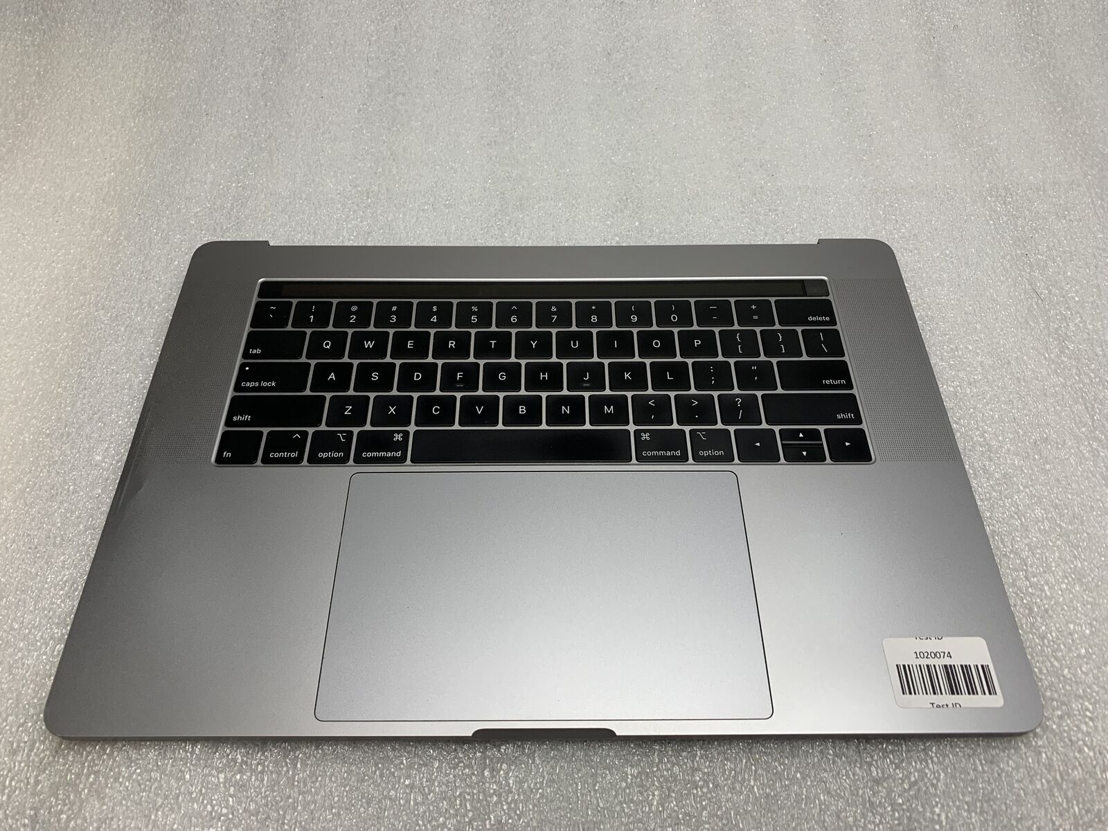 MacBook Pro A1990 15\