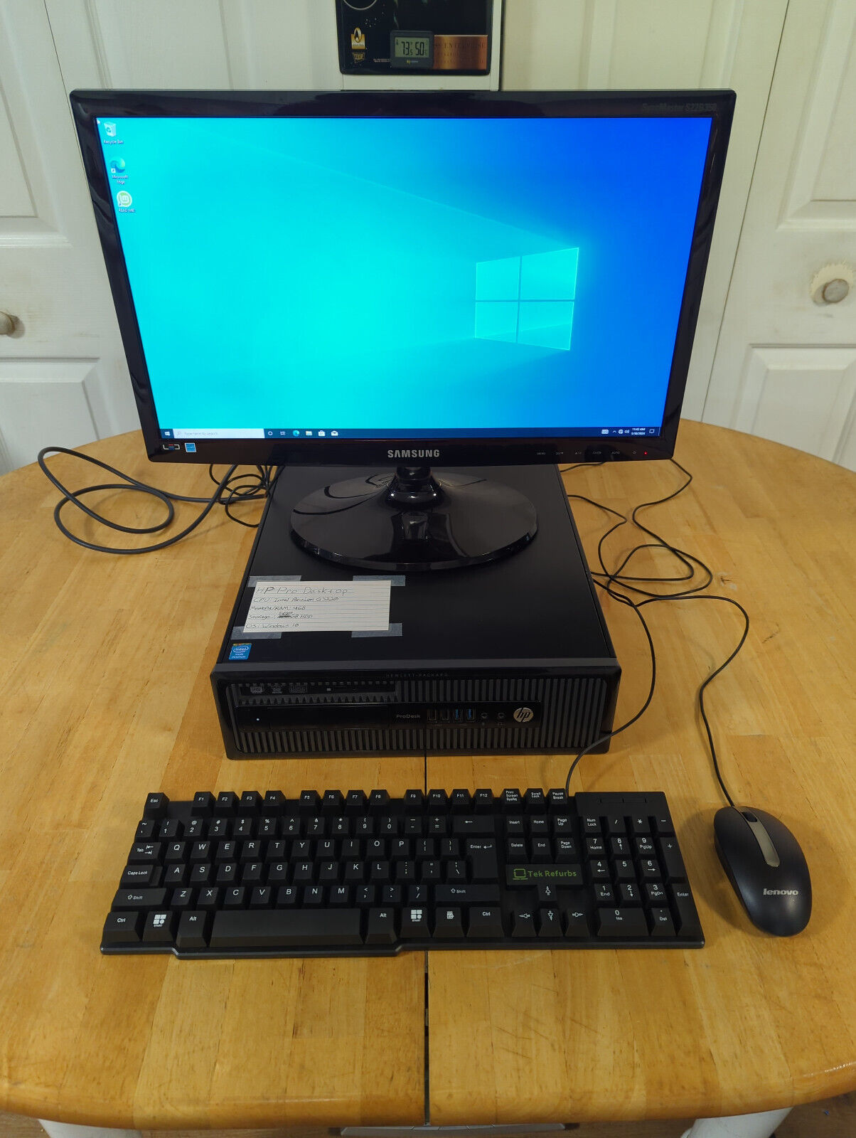 HP ProDesk 600 G1 SFF - Comes with wires, keyboard, & mouse (Monitor demo only)