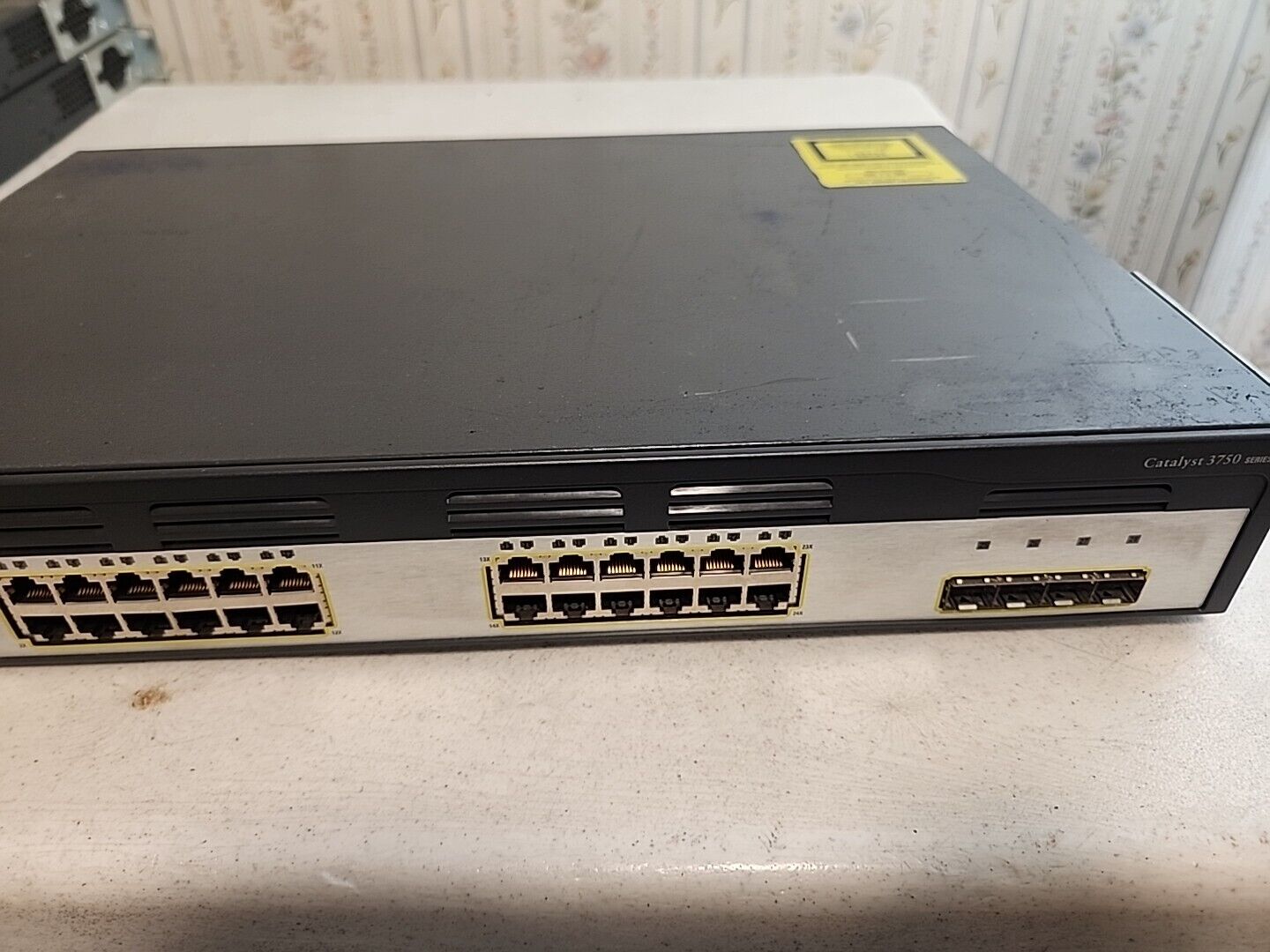 Cisco Catalyst WS-C3750G-24TS-S 24xGbE+4xSFP Managed Rackmount Switch 