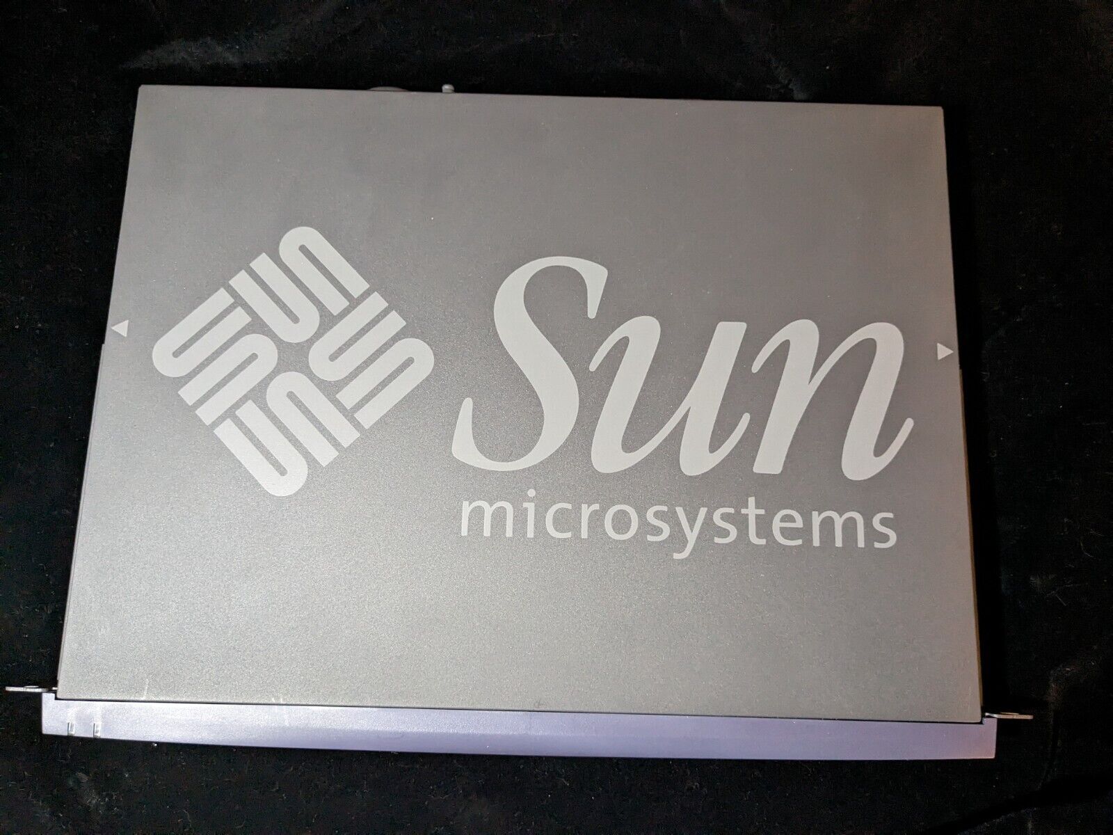 Sun Netra X1 380-0426-01 Server 1GB RAM Tested and Boots