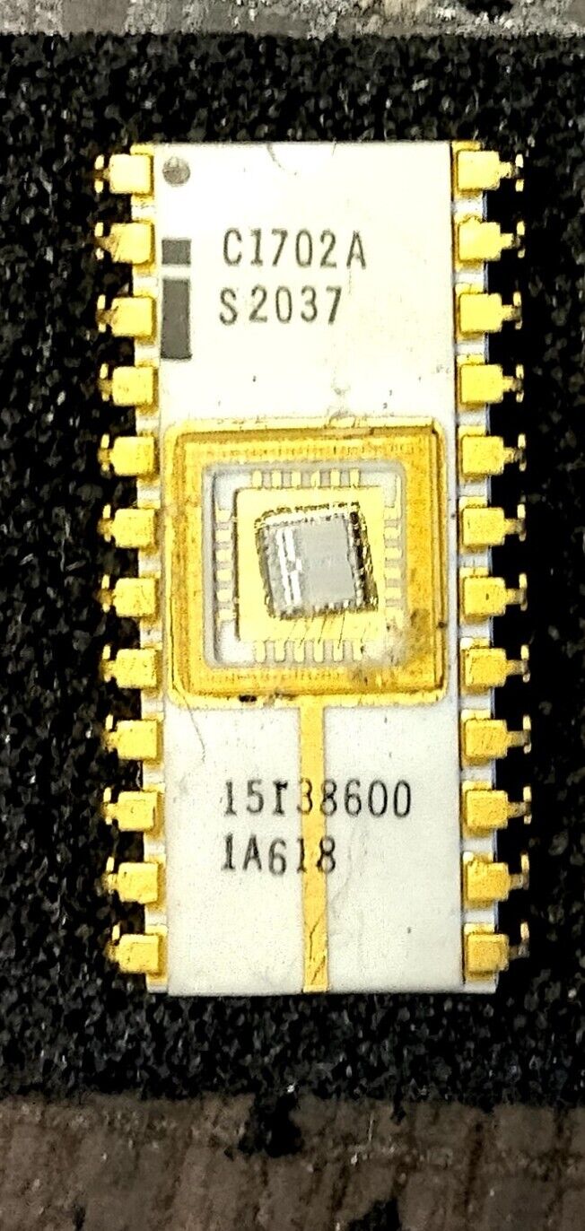 Vintage Intel* EPROM MEMORY CHIP C1702A/S2037 RARE White Ceramic & Gold IC Rare*