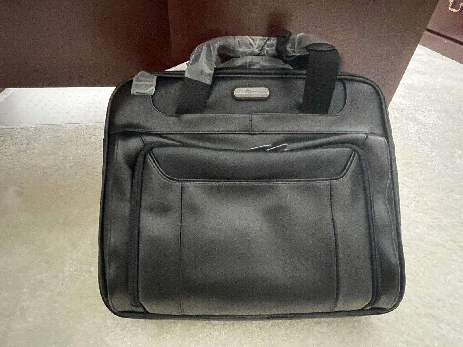 Targus Corporate Traveler Leather Laptop Case 14” W/ Defcon KL Cable Lock -NEW-