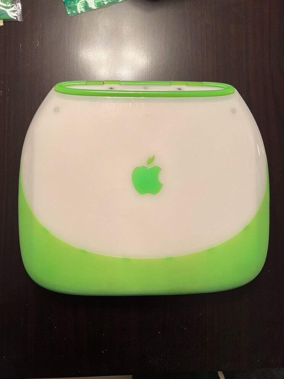 iBook Clamshell Key Lime Green 466mhz DVD FireWire 20GB HDD UPGRADED