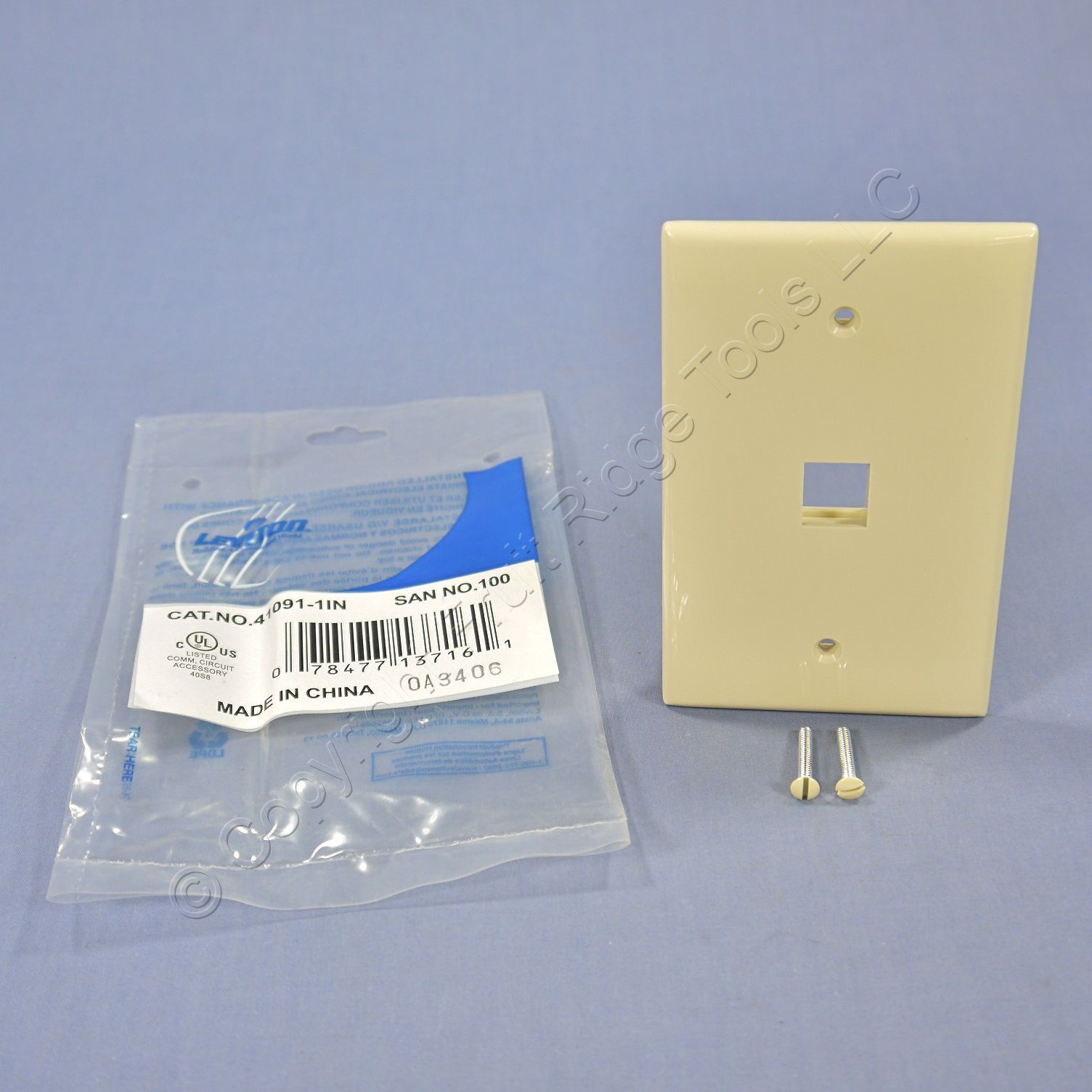 Leviton Ivory Midway Size Quickport 1-Port Flush Mount Wallplate Cover 41091-1IN