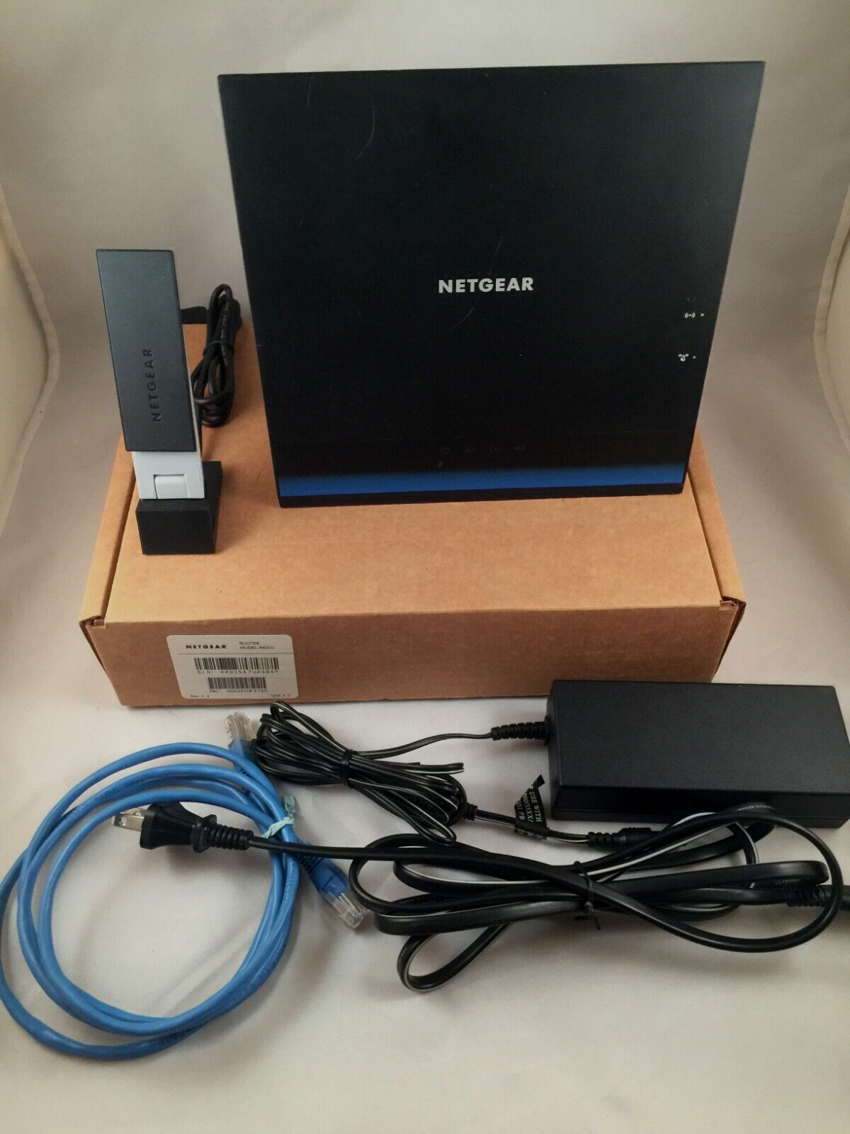 NETGEAR R6300 DualBand 5 Port WiFi Router & NETGEAR A6200 Dual Band WiFi Adapter