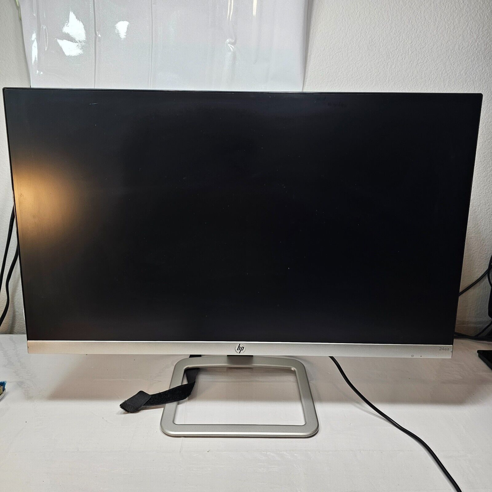 HP 24ea 23.8-inch Display Monitor - Tested and working