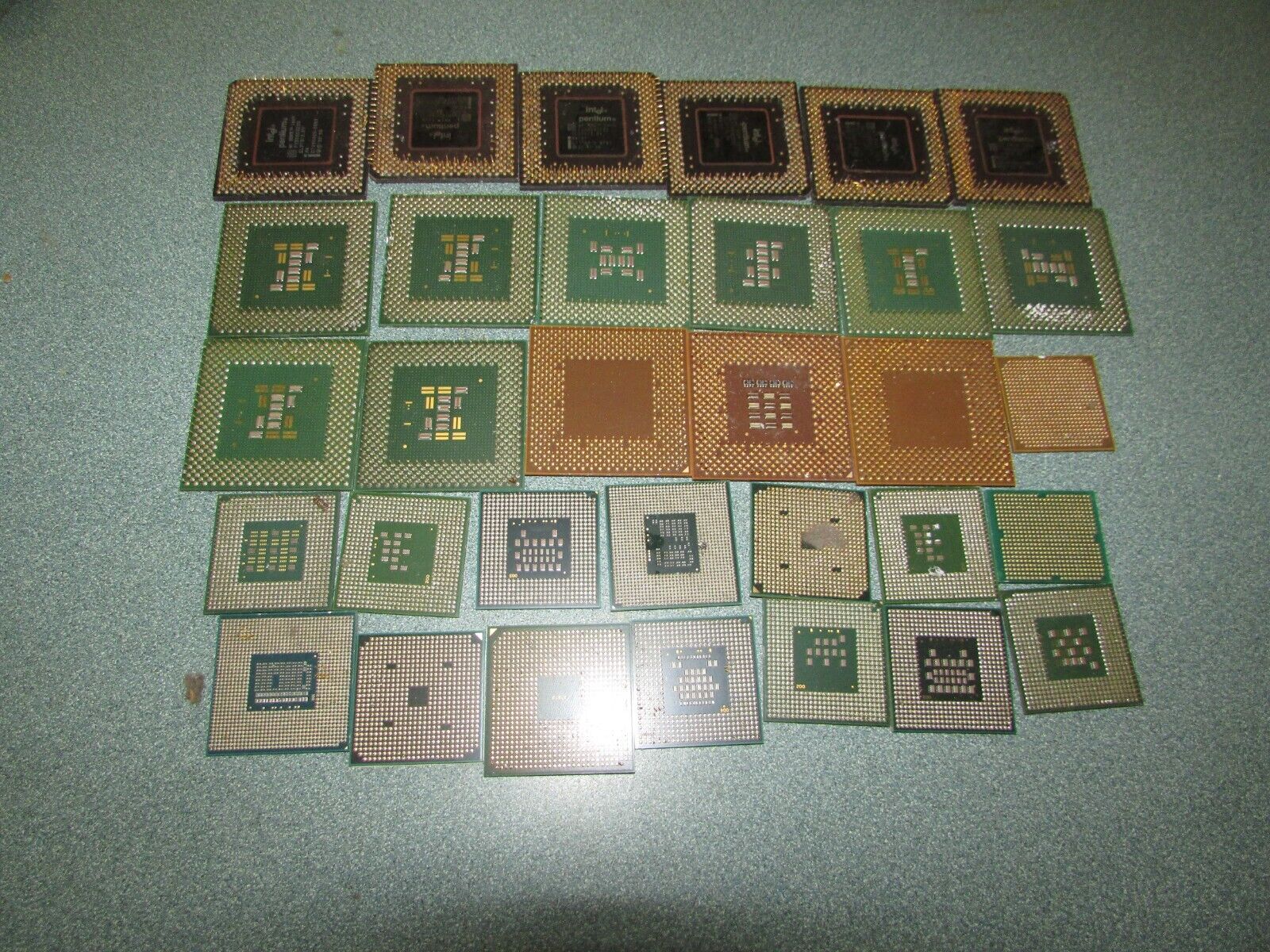 Lot of (32) 305 Grams Intel Processors With Gold Pins For Scrap Gold Recovery