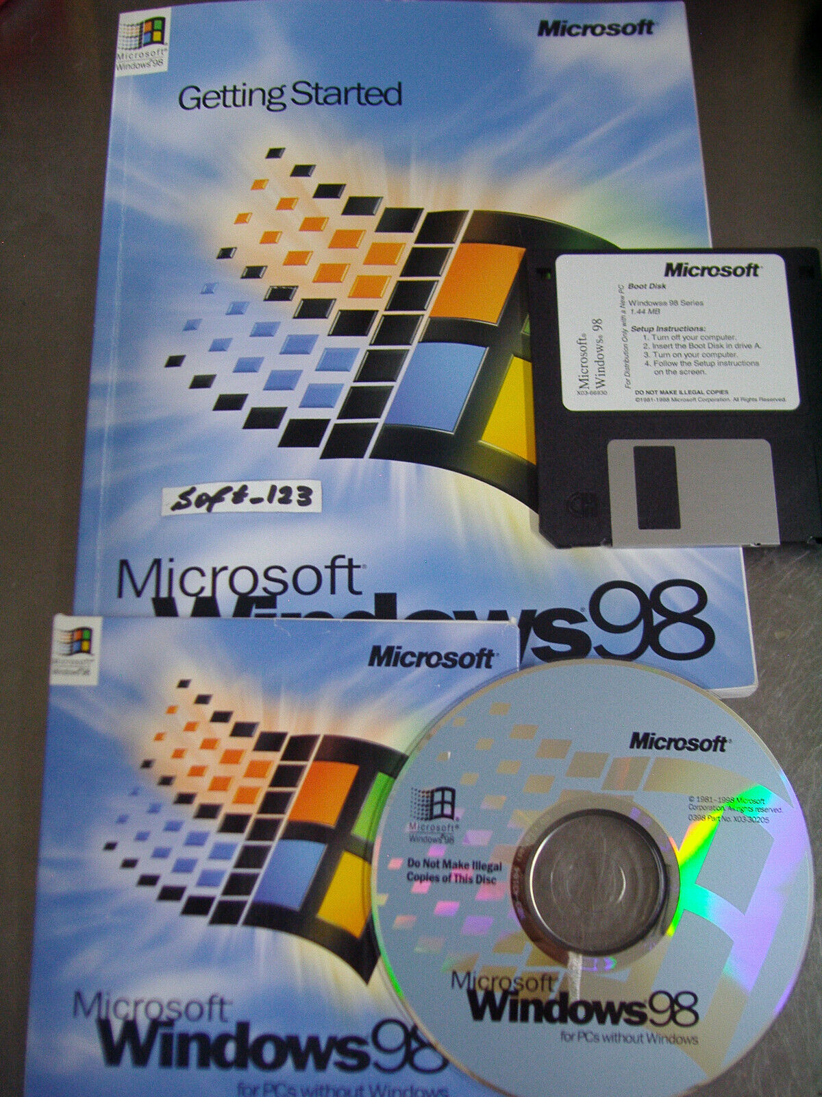 MICROSOFT WINDOWS 98 FIRST EDITION FULL OPERATING SYSTEM WIN 98 =NEW=