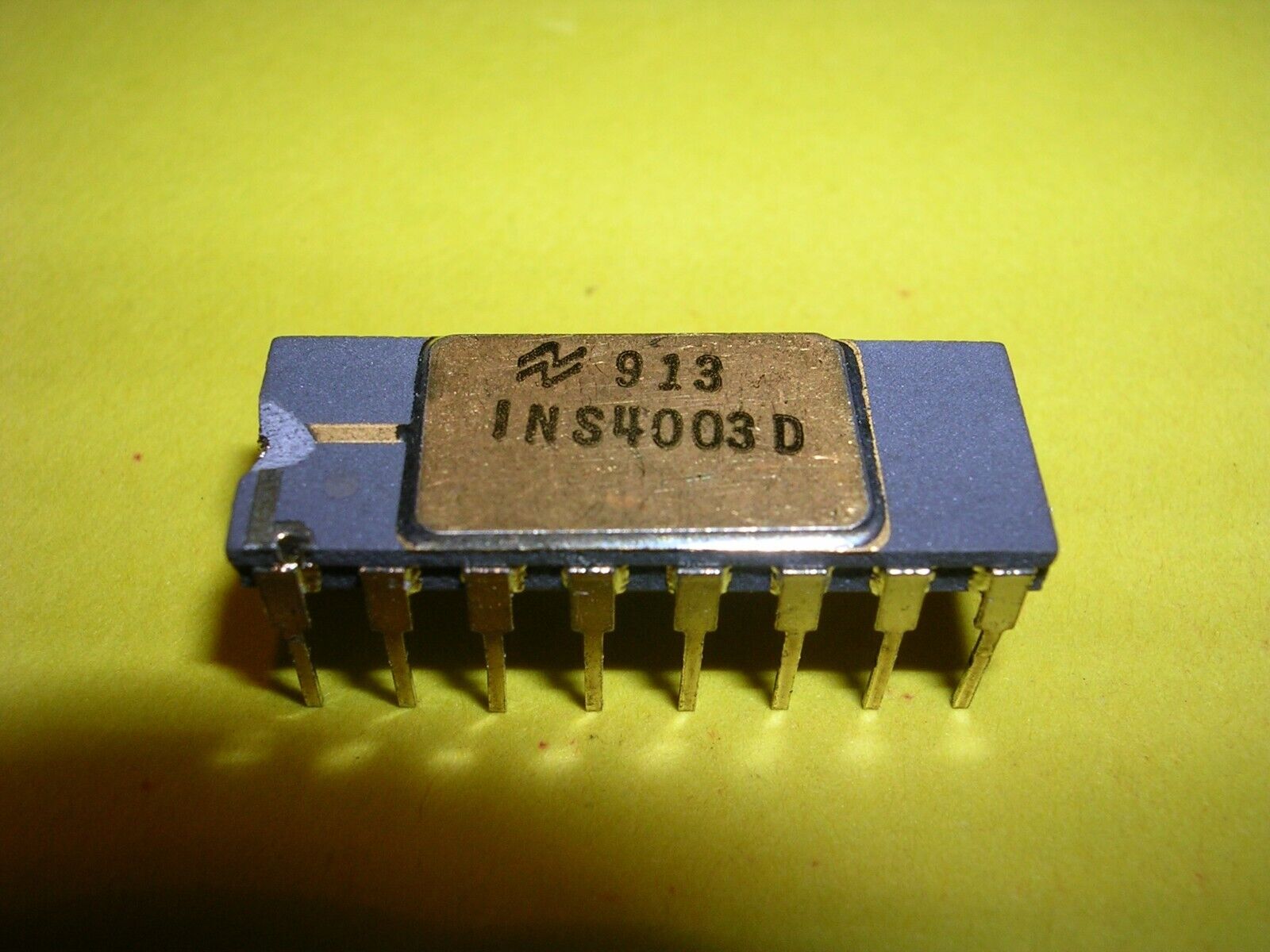 National Semiconductor INS4003D (INS4003) Chip for 4004 / C4004 / MCS-4, Type 2