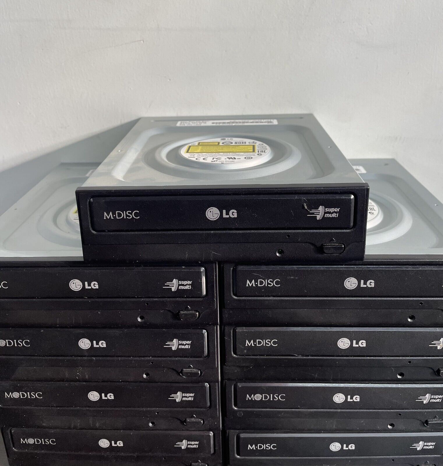 LOT OF 83 LG Super Multi M Disc Desktop DVD-RW CD SATA Optical Drive GH24NSB0