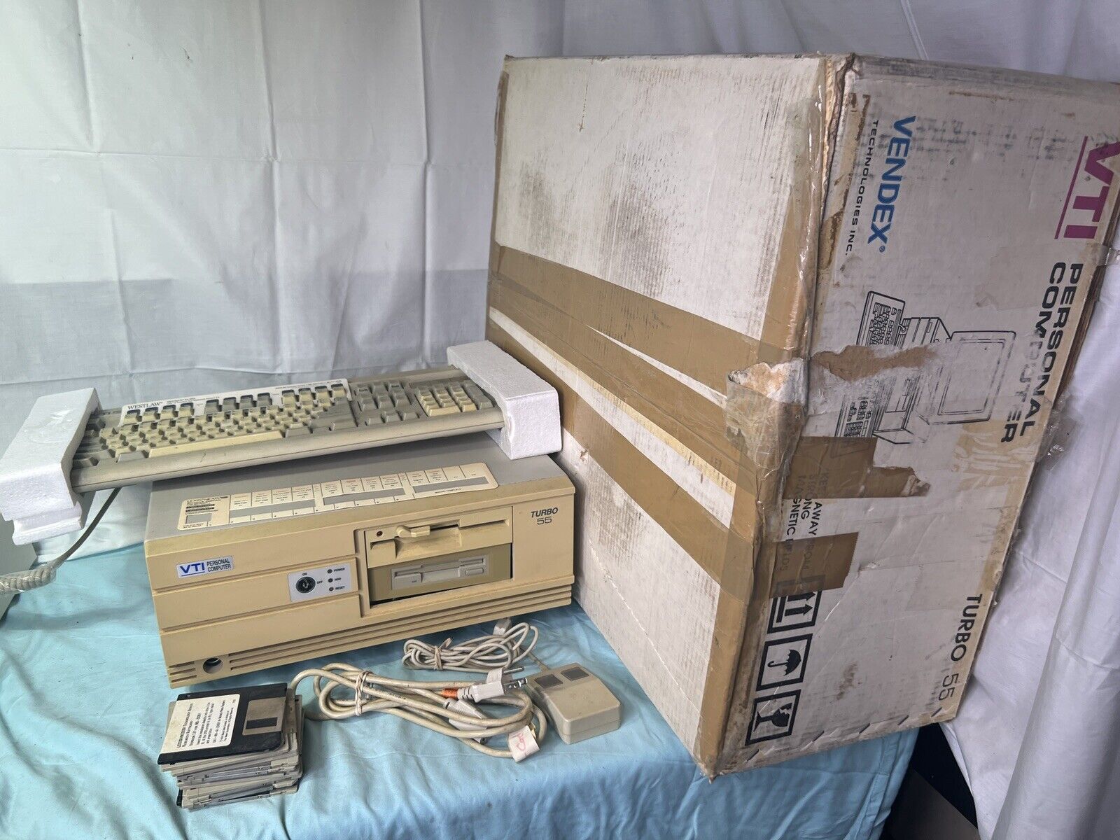 VTI Turbo 55 Computer w/ Original Keyboard And Mouse S550 Vintage And Box