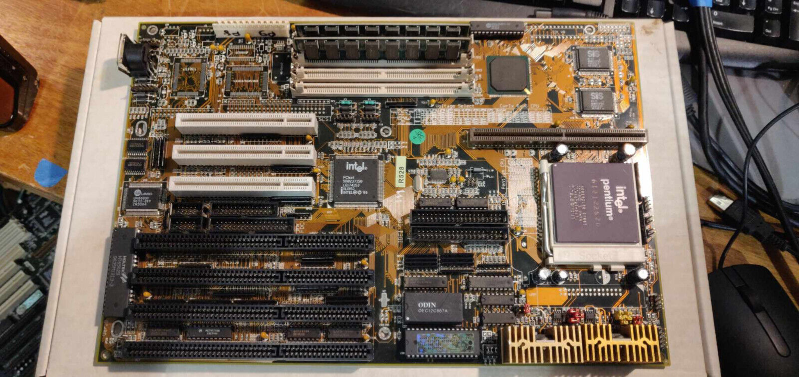 Vintage 1996 Socket 7 AT Motherboard Intel Pentium 100MHz w/ RAM & Cache