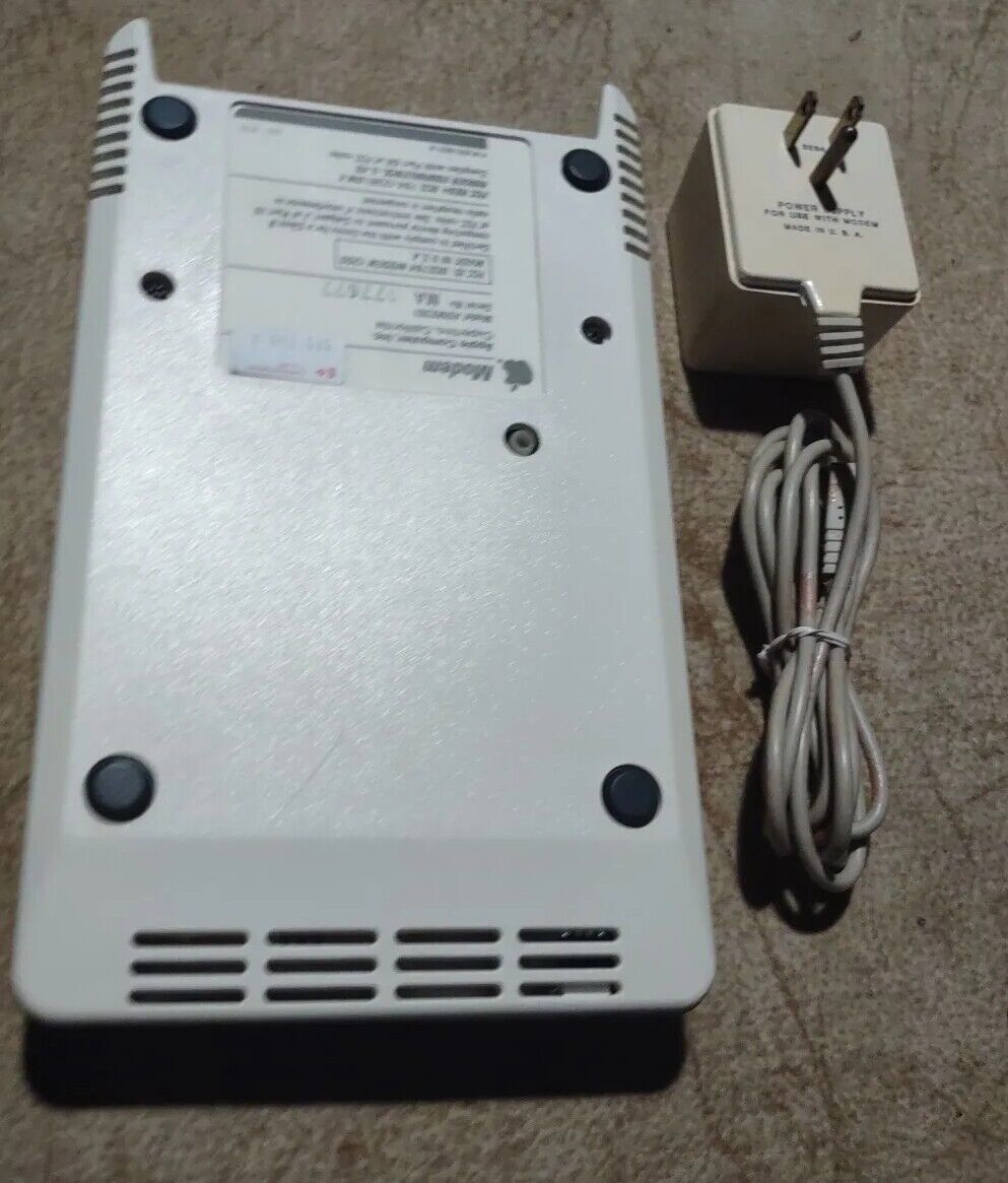 Apple Vintage Modem - Serial MA 077677 Model A9M0301 With Power Supply 