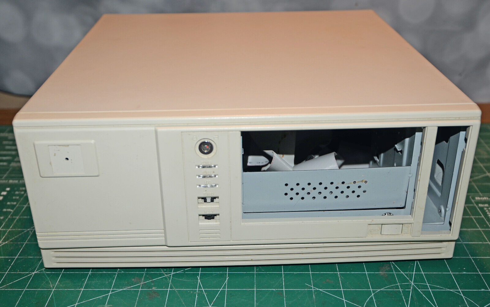 1990s Columbia Data Products IBM Clone Computer 33EMX4DL, 6X86-P166+ @133 MHz