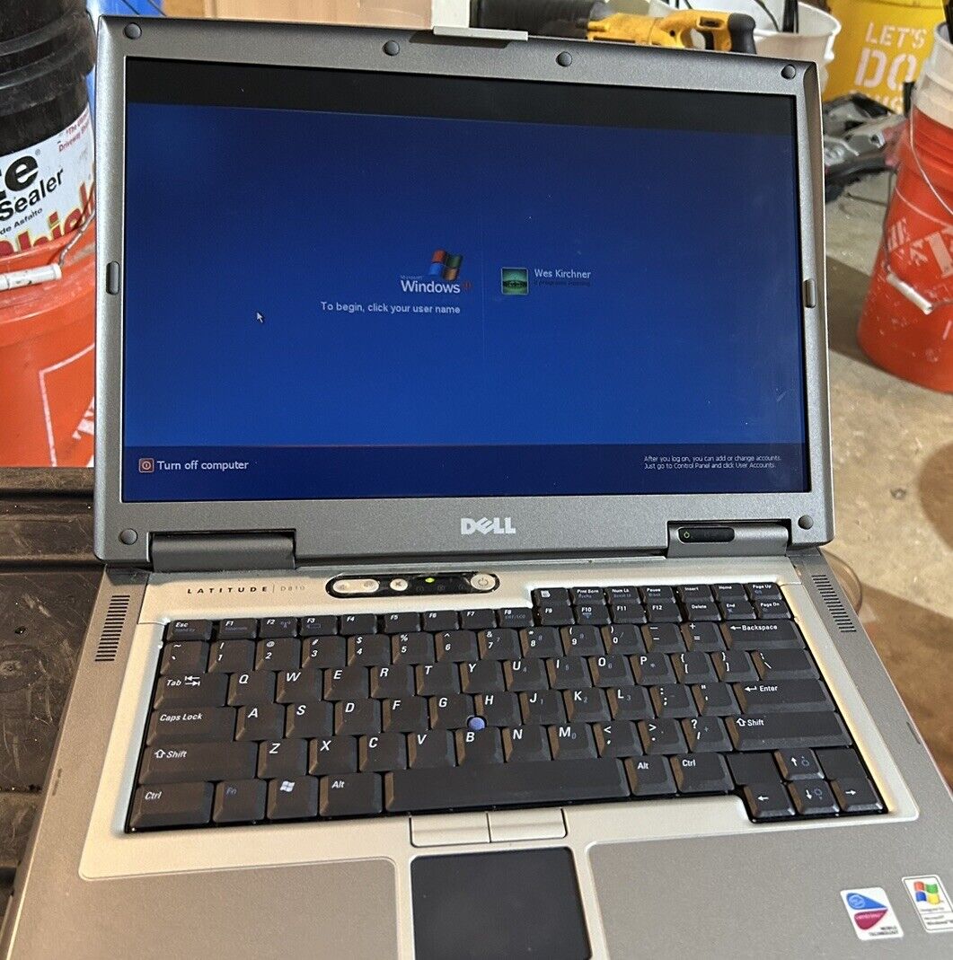 Vintage Dell Latitude D810; Boots Up To Account Login Page