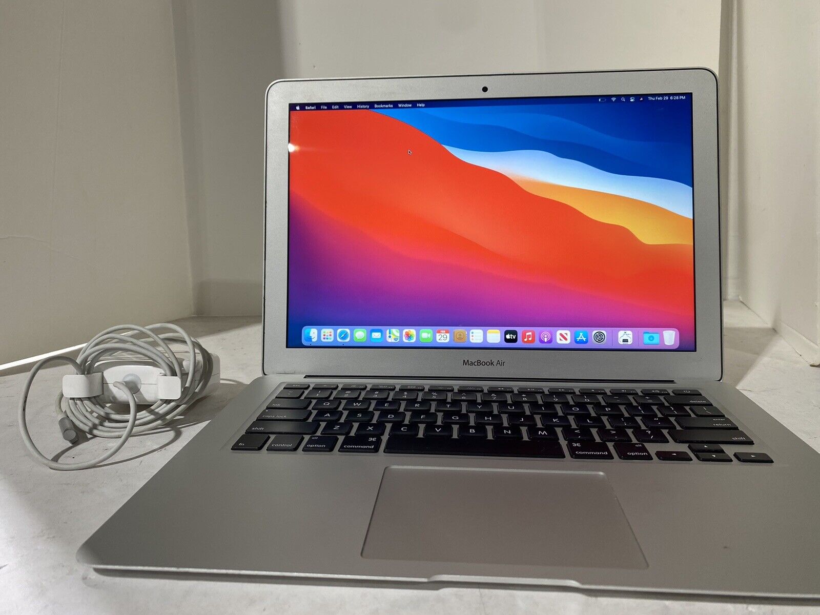 Early 2014 Apple MacBook Air 13-Inch (I5-4260u 1.4GHz 4GB RAM 512 GB SSD)