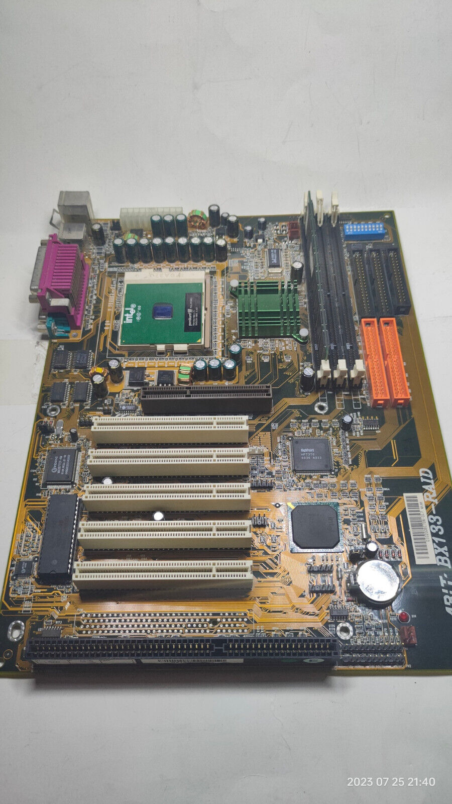Socket 370 ATX ABIT AB-BX133-RAID Motherboard (440BX) + CPU/256 MB RAM & Bonus