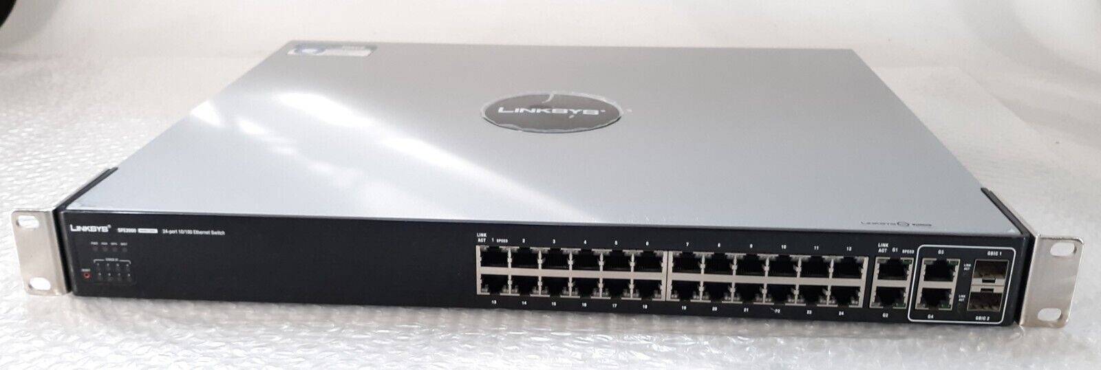 Cisco Linksys Business Series SFE2000 24-Port 10/100 Ethernet Switch w/ Cord