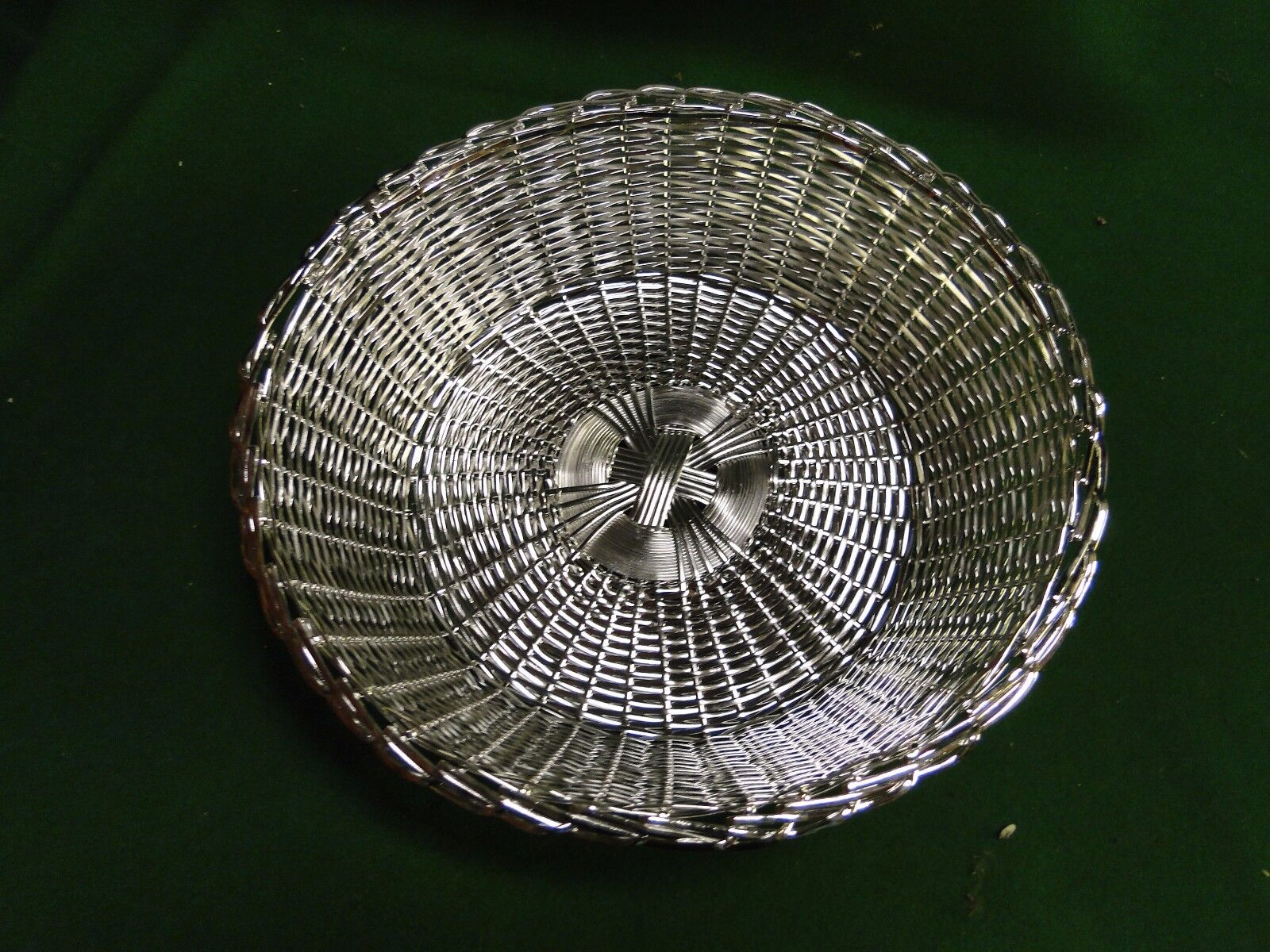 SILVER PLATED WIRE WORK BASKET, FOR FRUIT OR BREAD, ENGLISH 1970, BRAND NEW