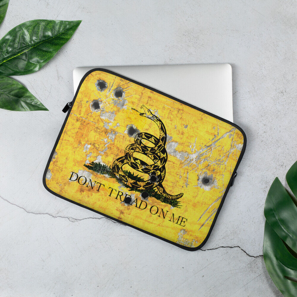 Gadsden Flag on Metal Plate with Bullet holes Laptop Sleeve - Don\'t tread on Me