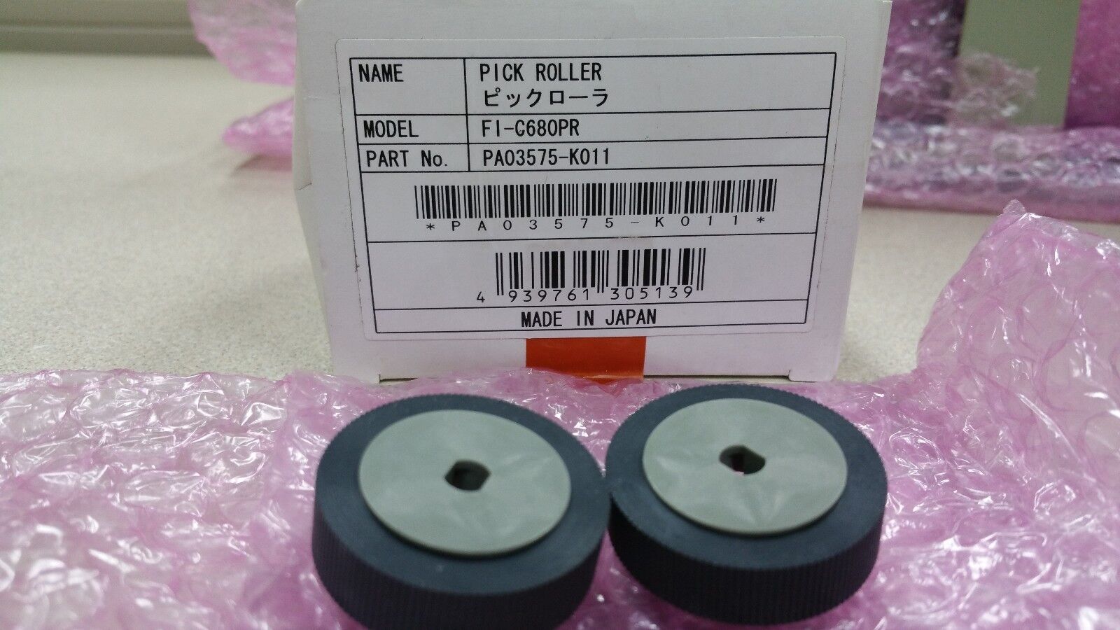 One Genuine OEM Fujitsu PA03575-K011 Pick Roller For Fi-6800 Color Scanner