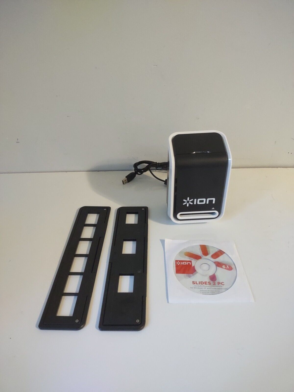 ION Slides 2 PC Film & Slide Scanner  w/ partial accessories