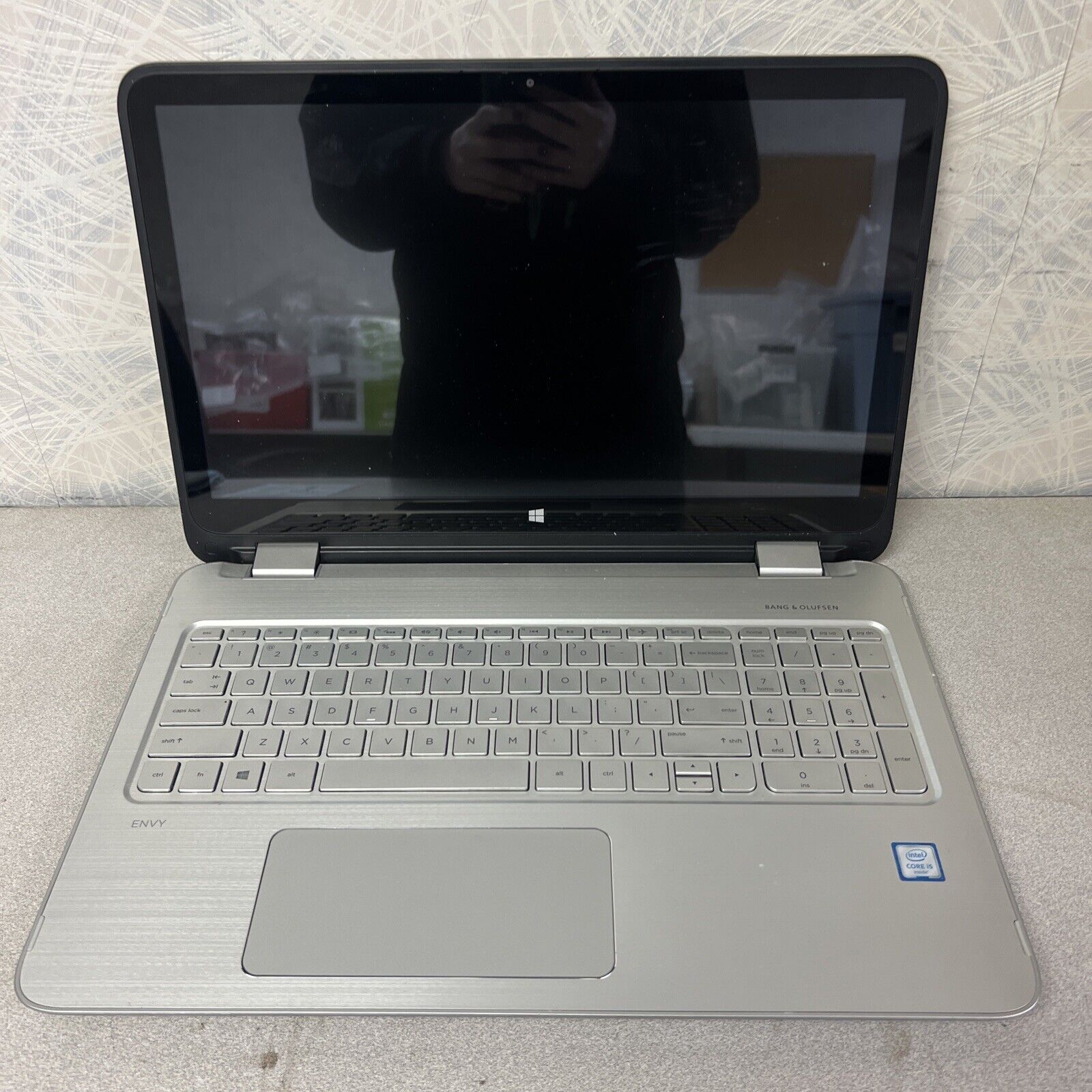 HP Envy 15-U473CL Laptop - i5-8540 - 8GB RAM - 1TB - W10 ~ POWER BUTTON DEFECT