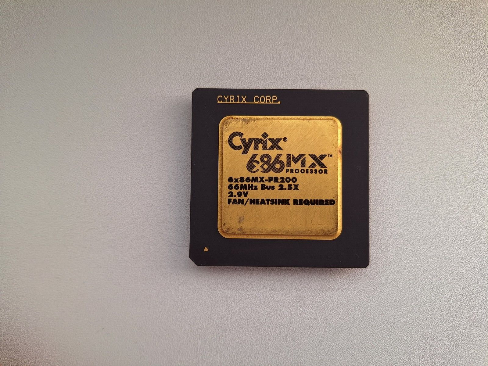 Cyrix 6x86MX-PR200 66Mhz BUS 6x86 vintage CPU GOLD