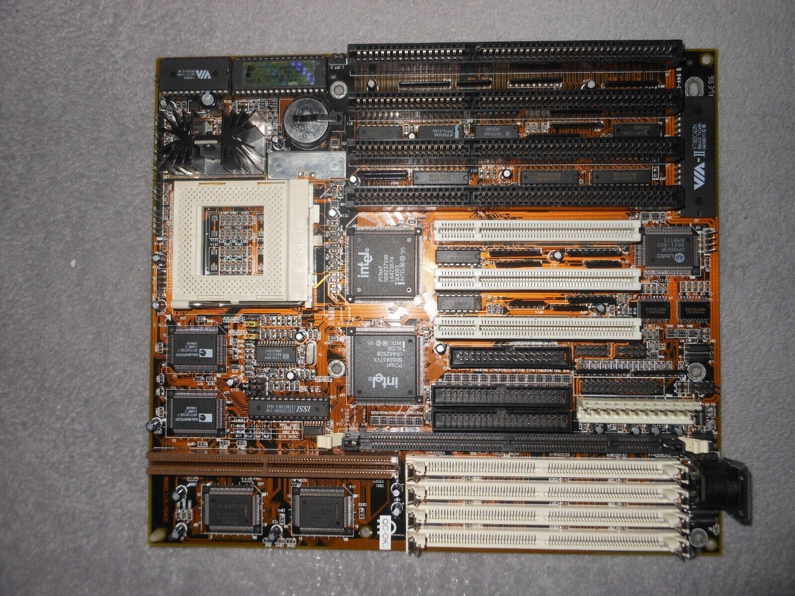 Lucky Star LS-P54CE Rev:F1 motherboard i430FX , 4 ISA, 3 PCI, Socket 7