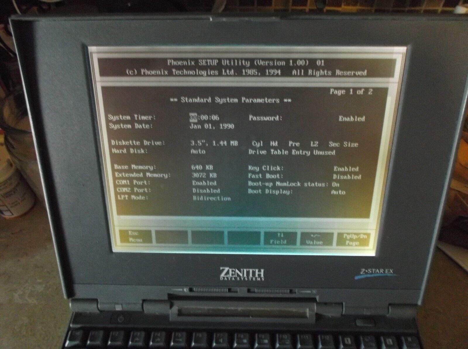 Vintage Zenith Data Systems Z-star EX Laptop NTB007 Powers on Parts or Repair