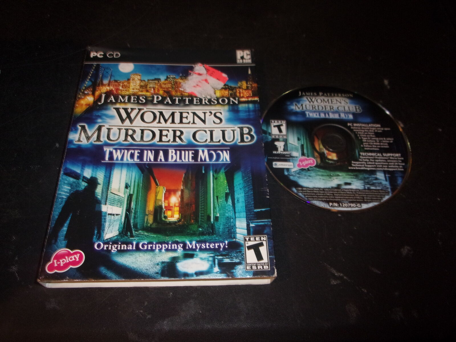 Women\'s Murder Club: Twice in a Blue Moon [video game]