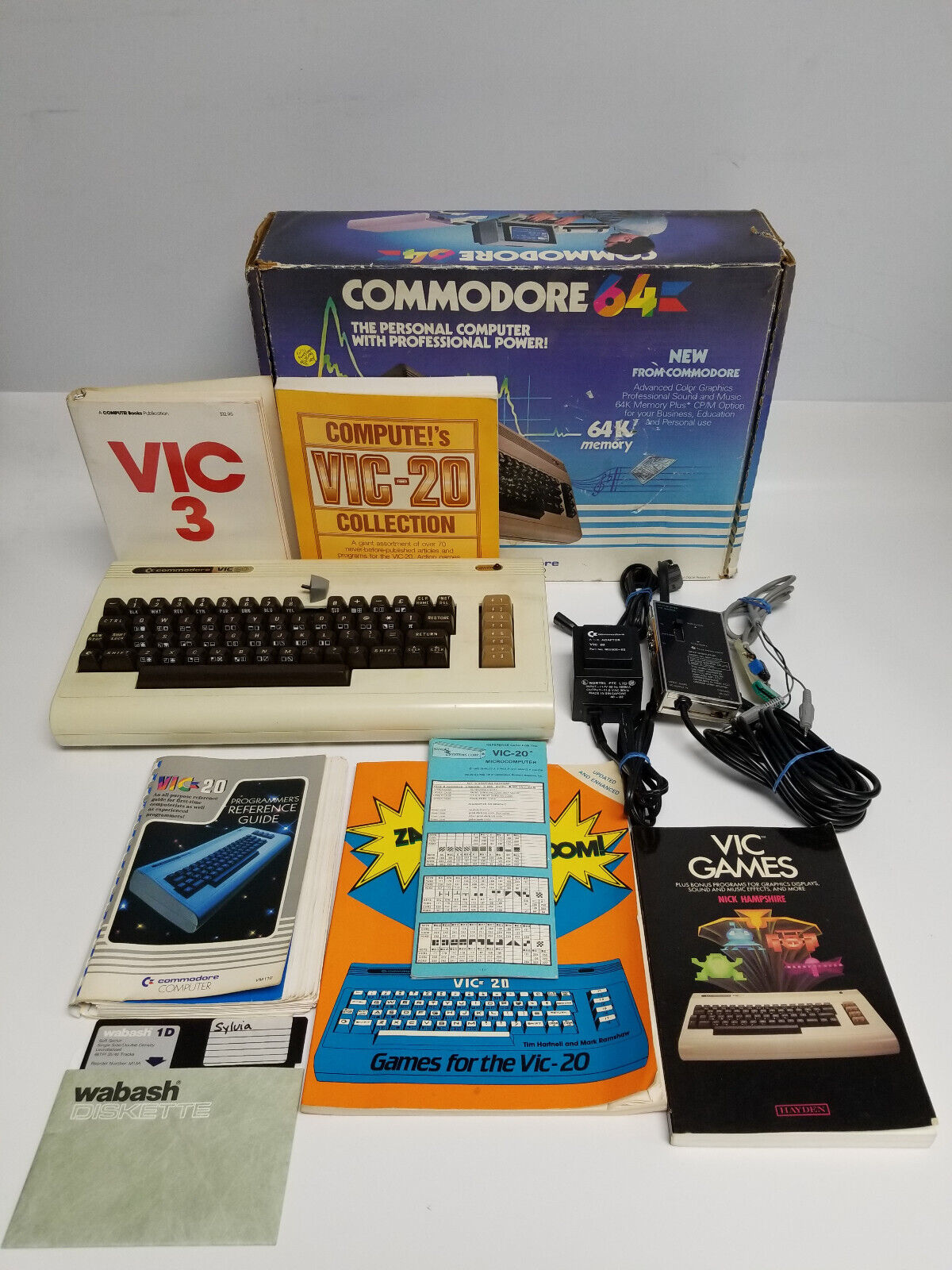 Vintage Commodore VIC-20 w/ 64 Box, Power Adapter, Reference Card & Books