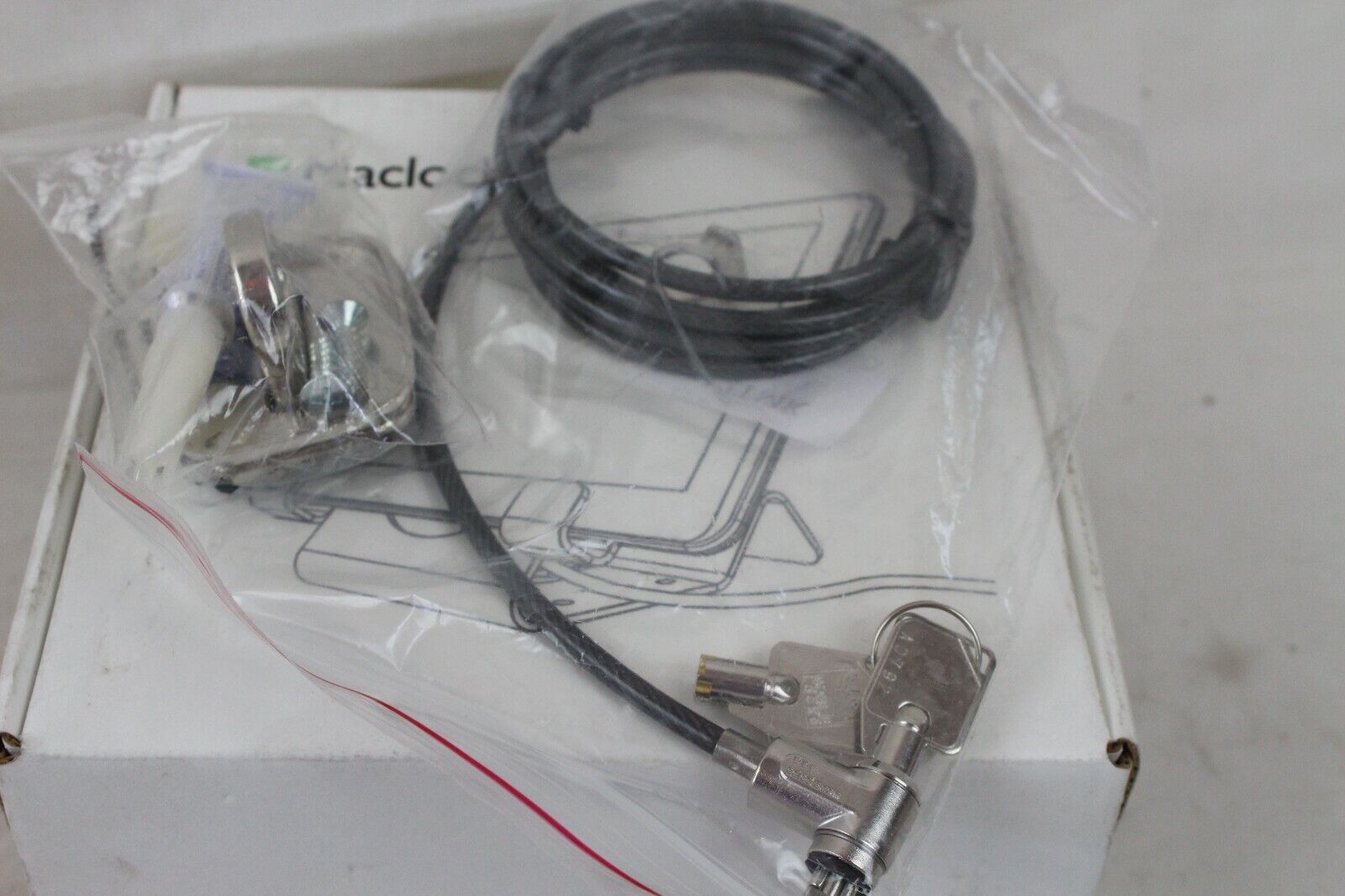 Maclocks CL12UTH BB Universal Tablet Lock Security New w/ Cable and Keys
