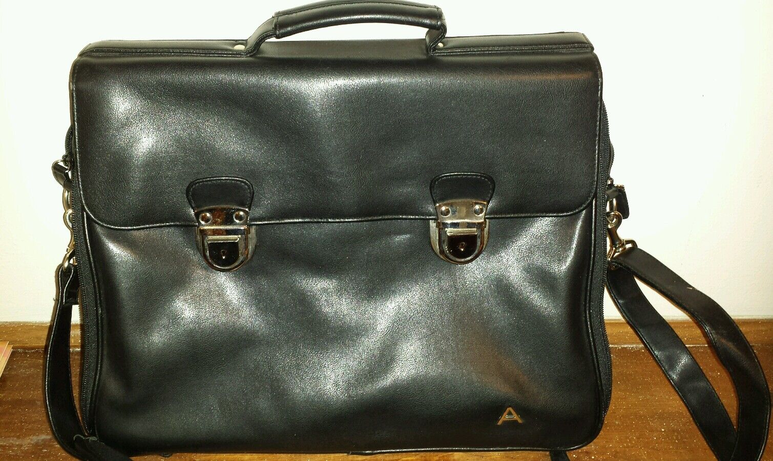 Vintage  Avon leather organizer/laptop/briefcase/messenger bag 