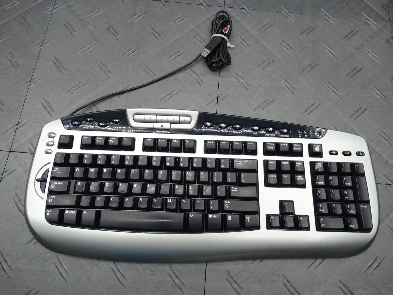 Microsoft Digital Media Pro Keyboard Multimedia Keys Vintage Programable Keys