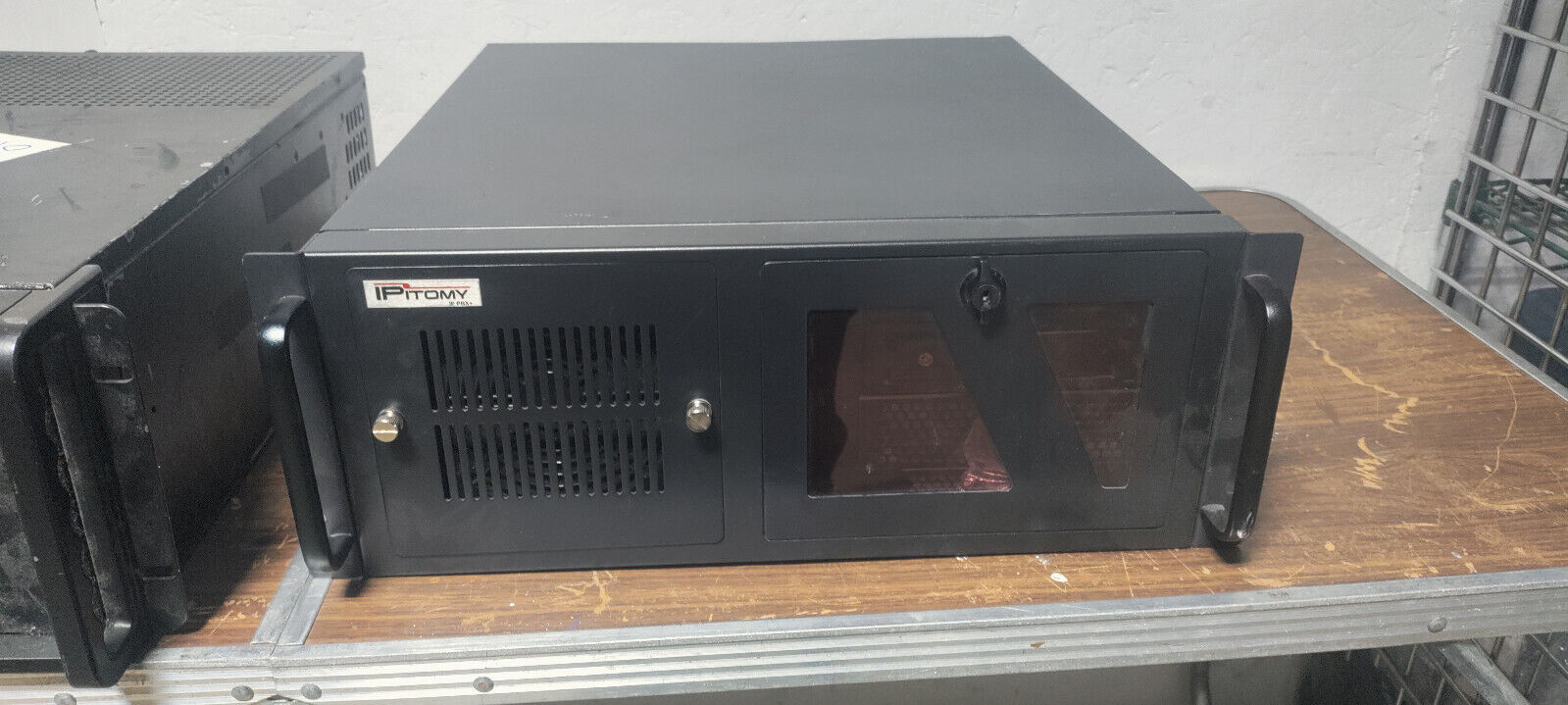 4U Server Chassis With Two 3.5 inch SATA Hard Drive Trays No Power Supply