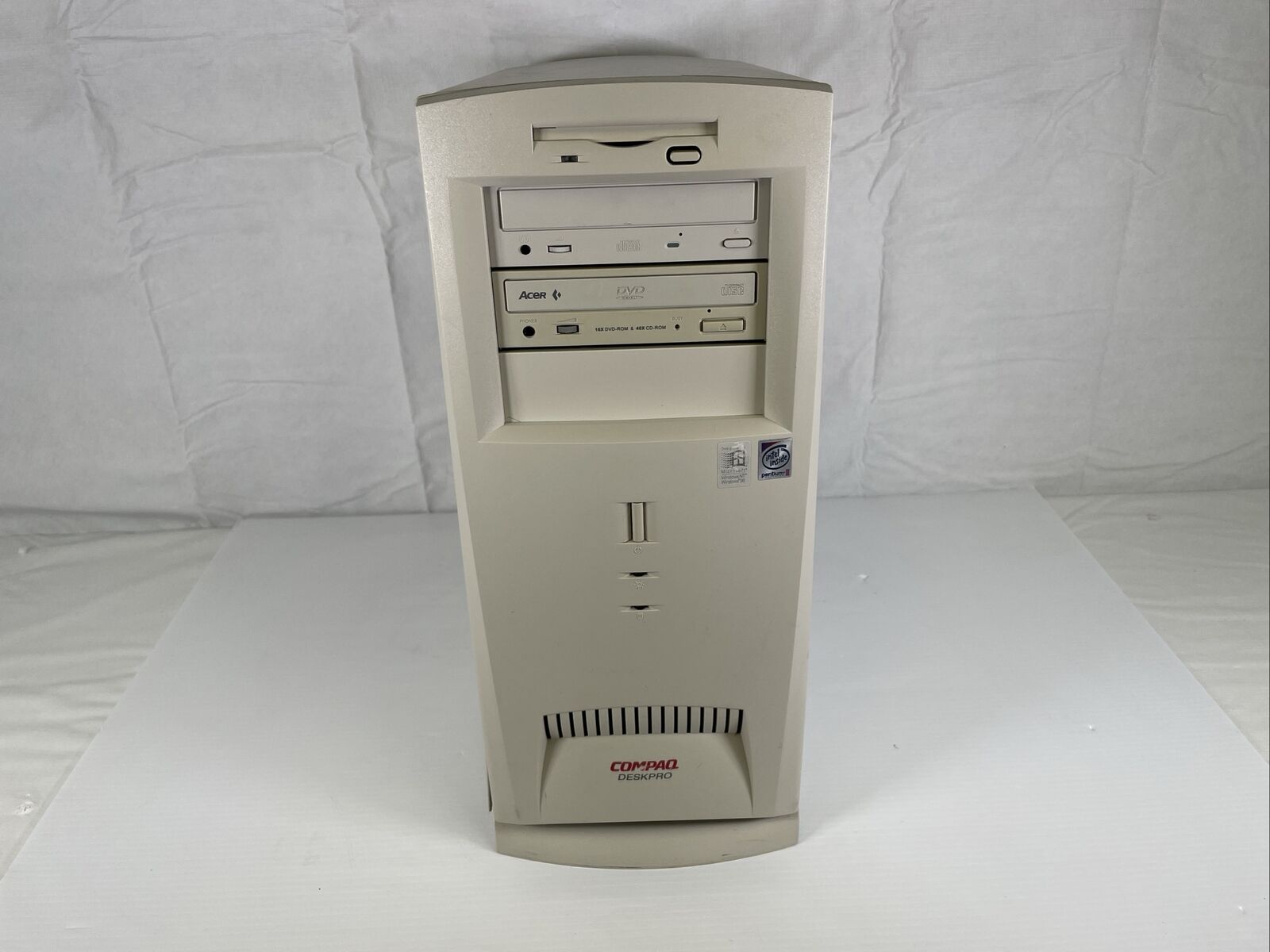 Vintage Retro Compaq Deskpro Pentium II 400MHz 256MB RAM 1.44MB HDD  -  Win 2000