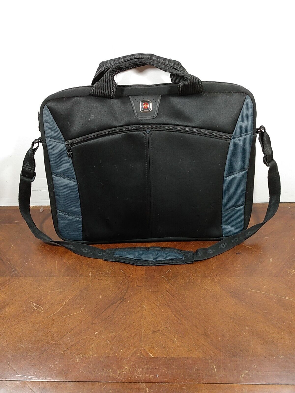 Wenger Swiss Gear Swiss Army Laptop Bag W/ Strap 16x 12 Very Nice Fast Shipping