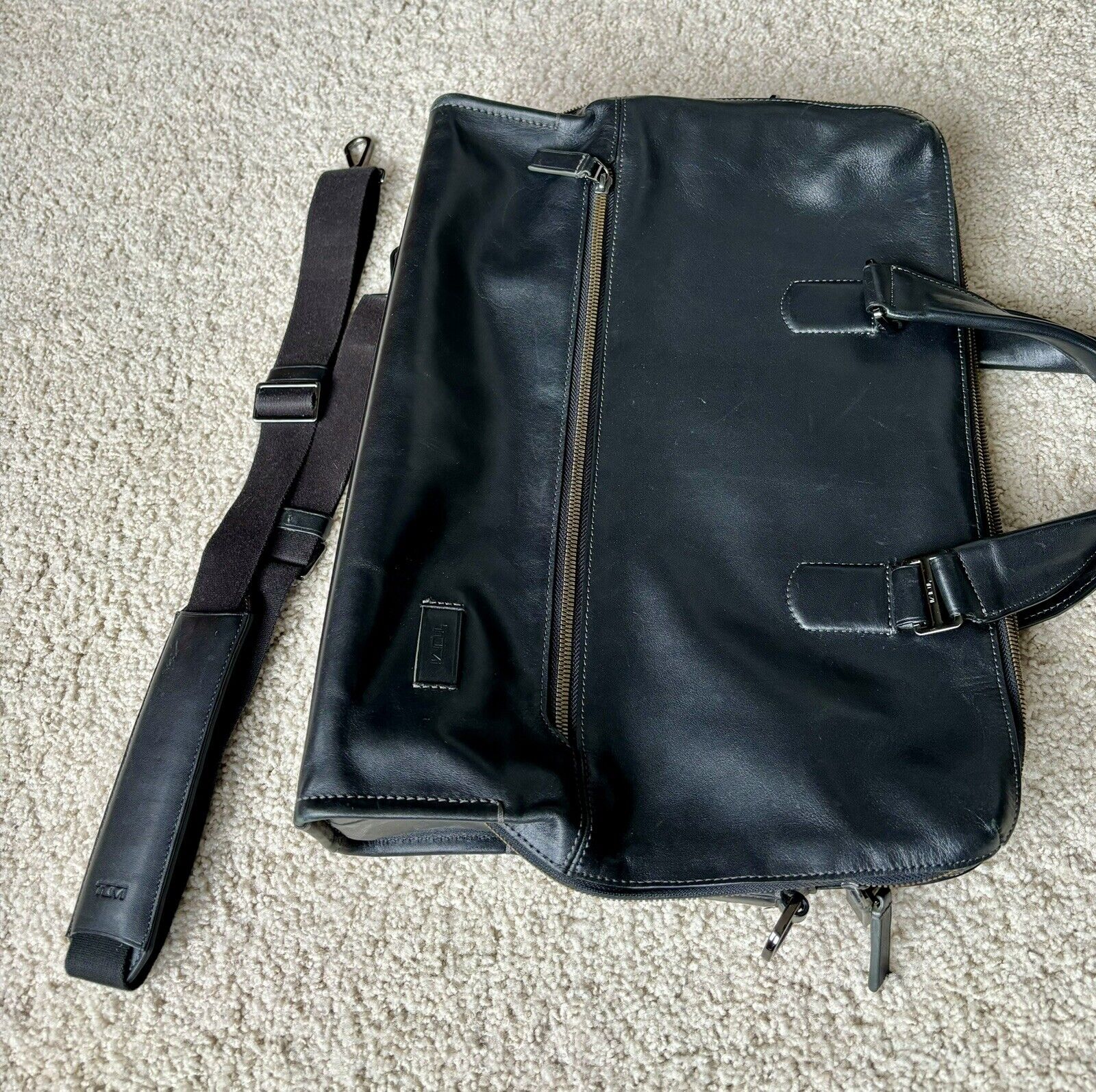 EUC TUMI Harrison Portfolio Business Brief Bag Black Leather 63016D MSRP $899